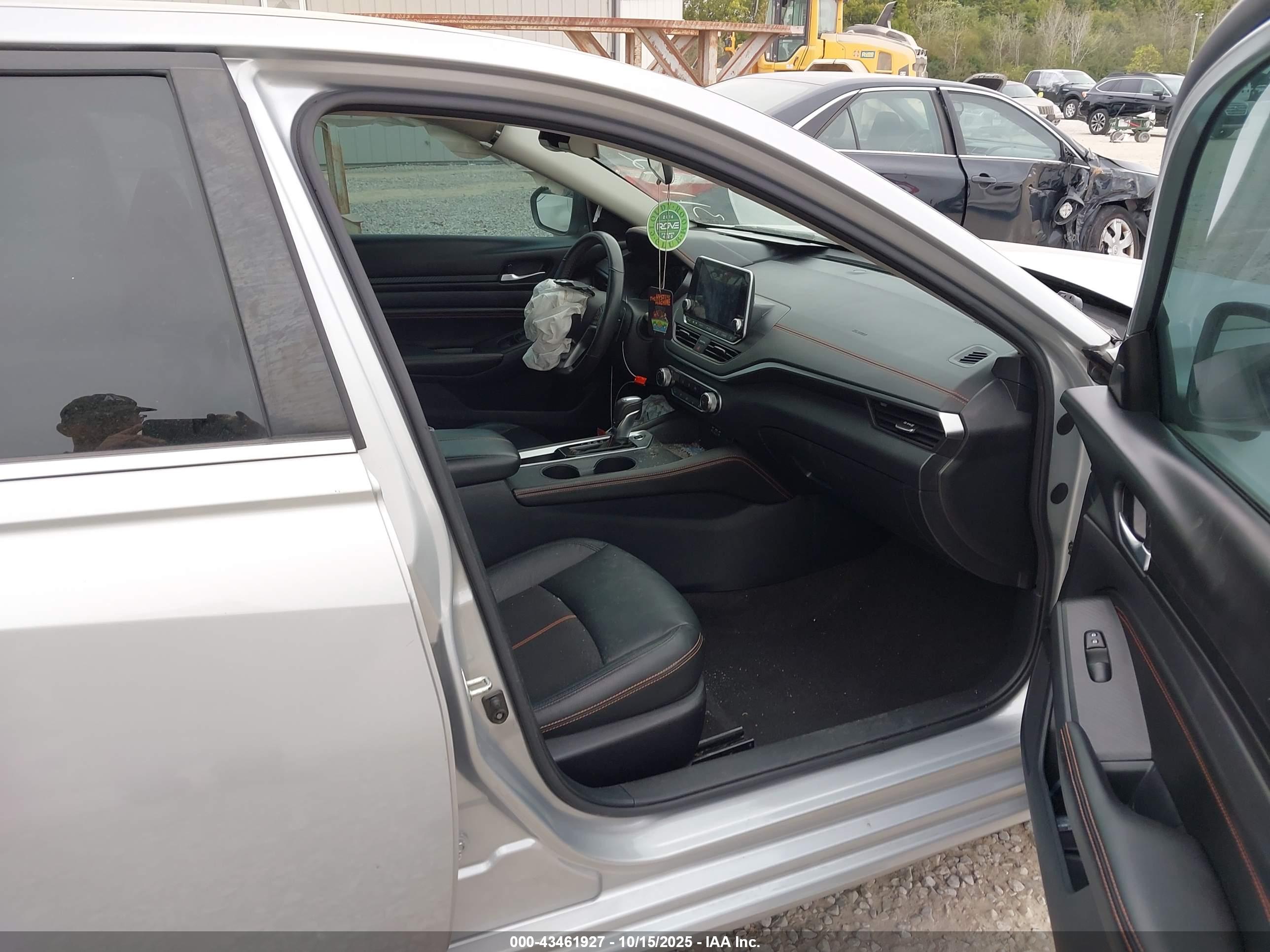 NISSAN ALTIMA image 5