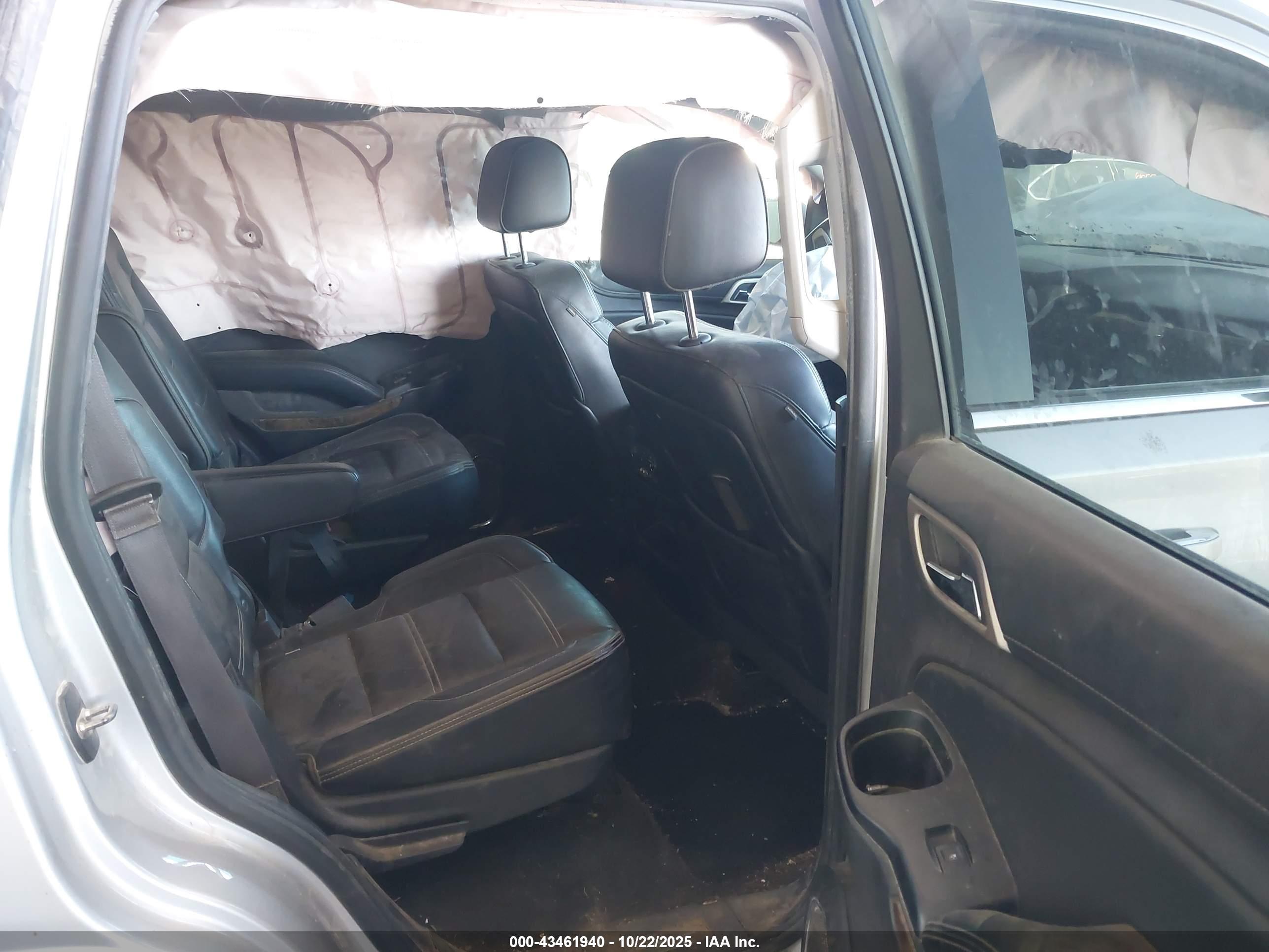 GMC YUKON image 8