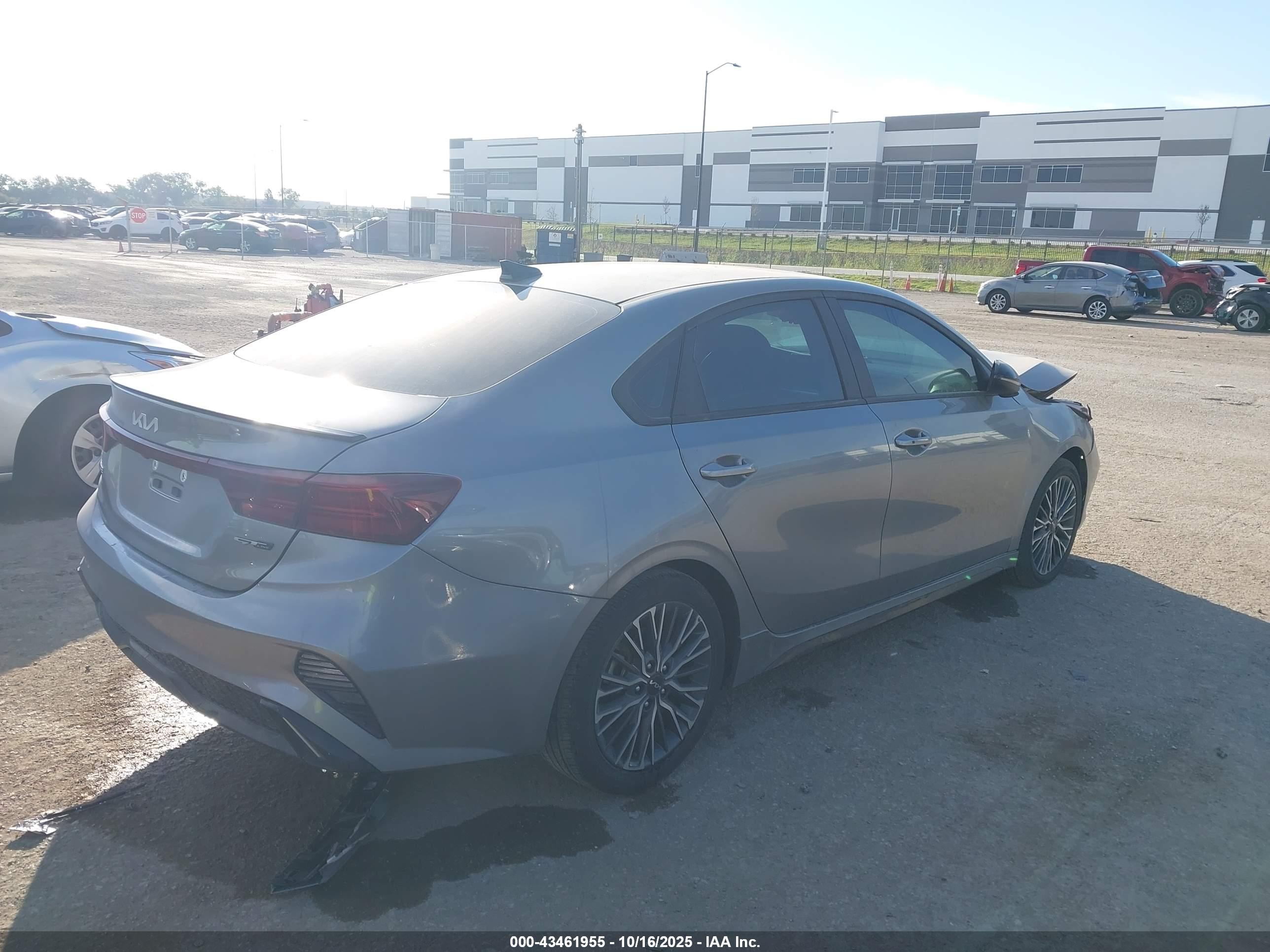 KIA FORTE image 4