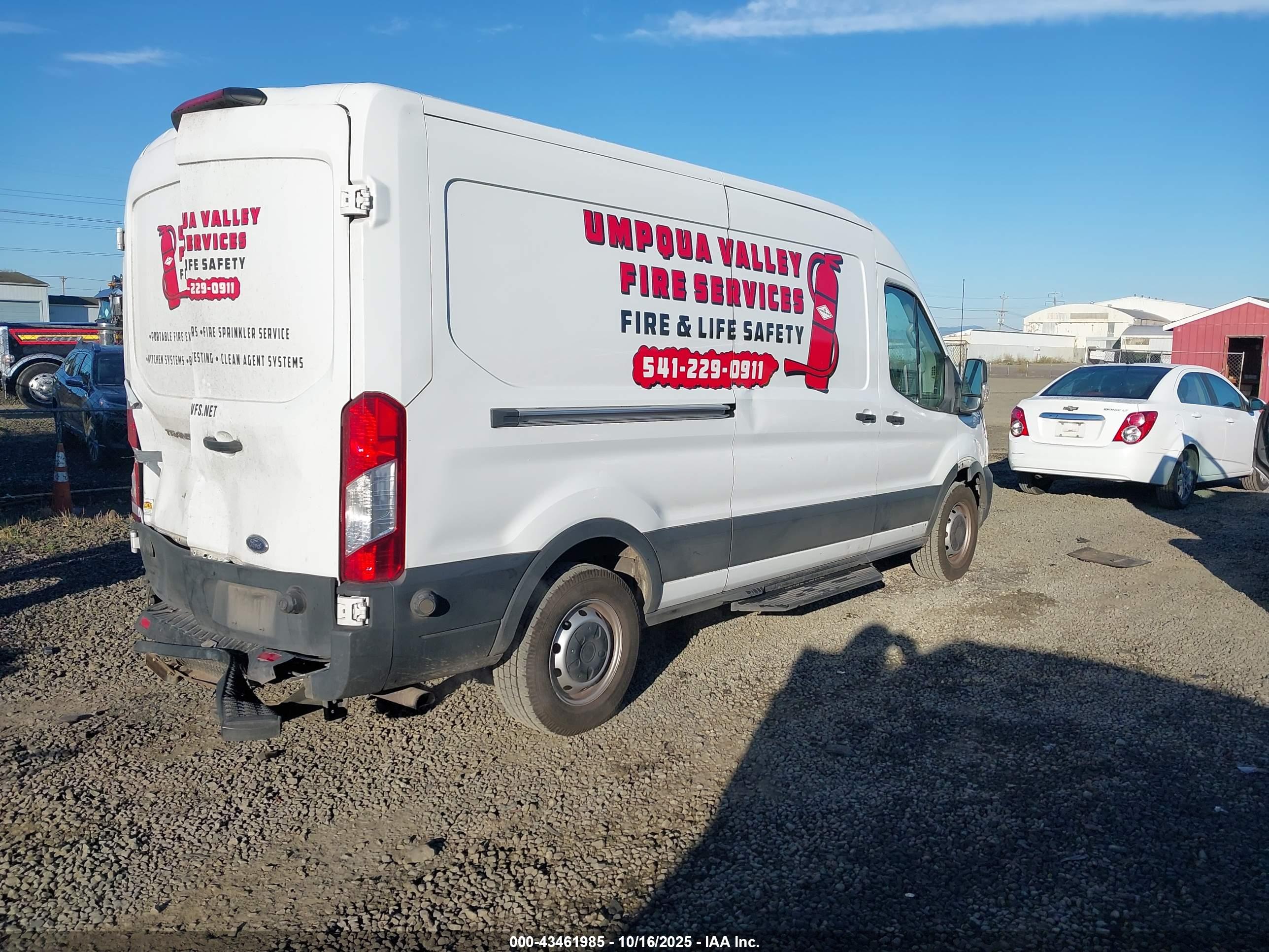 FORD TRANSIT-250 image 4