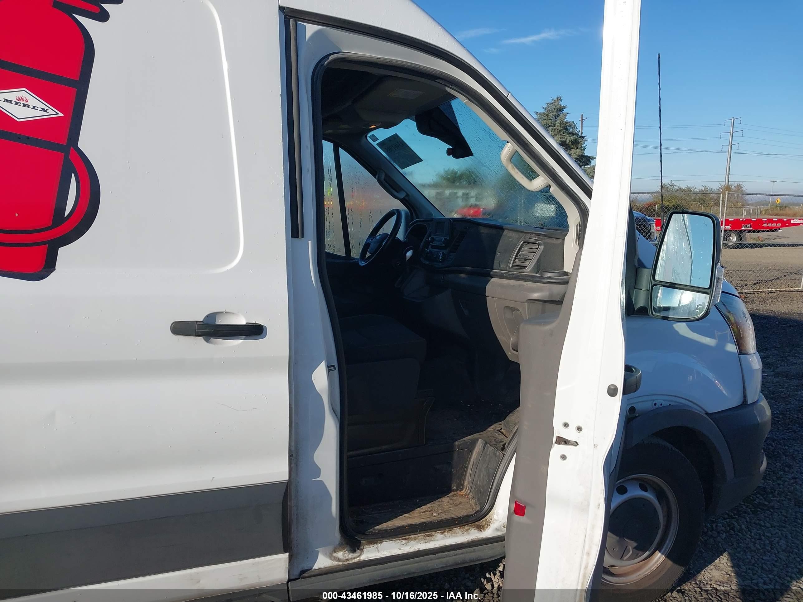 FORD TRANSIT-250 image 5