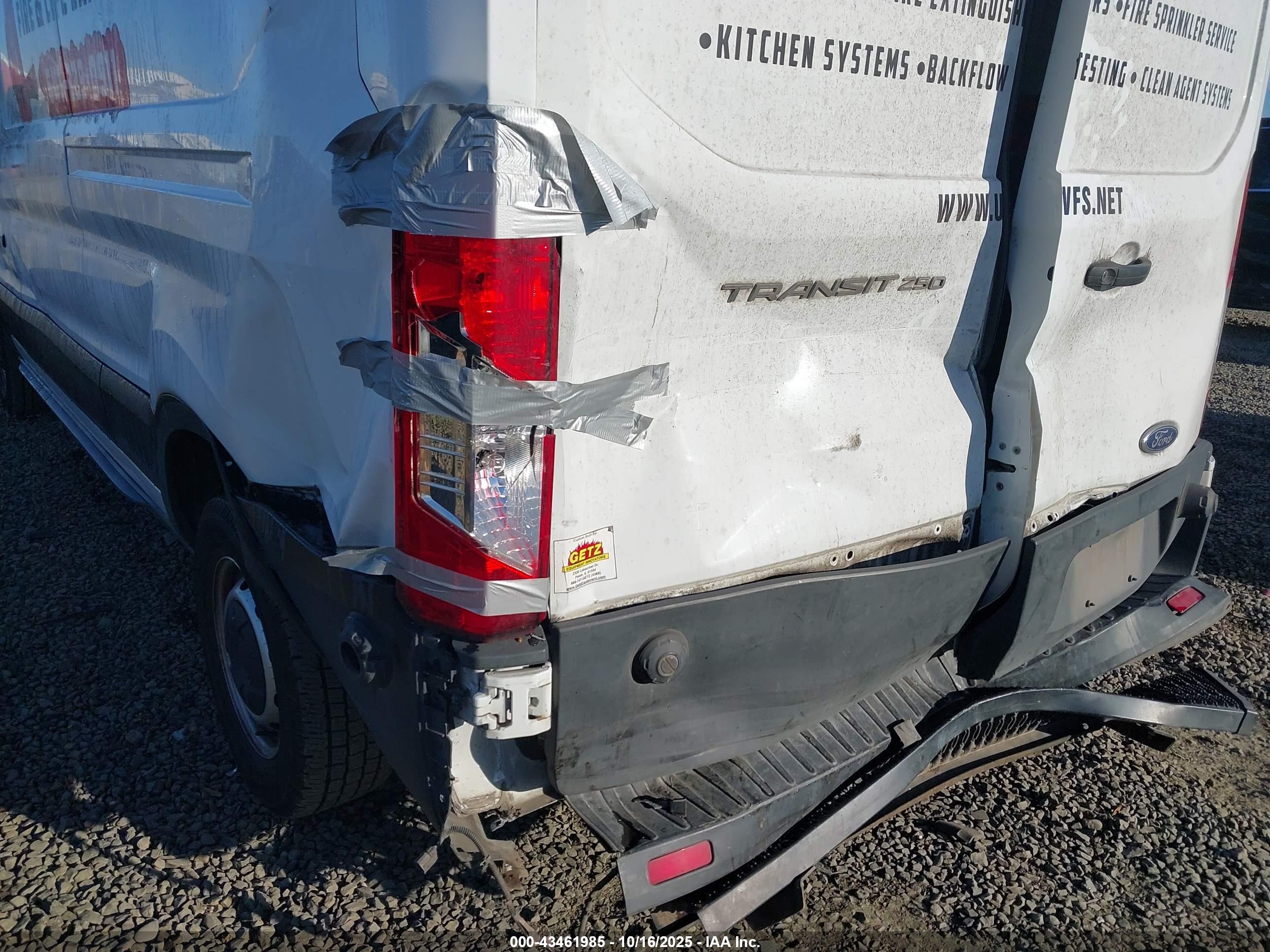 FORD TRANSIT-250 image 6