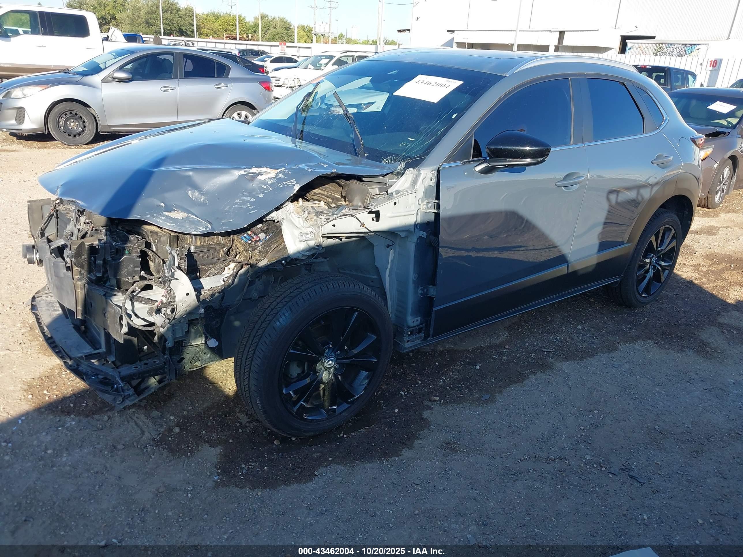 MAZDA CX-30 image 2
