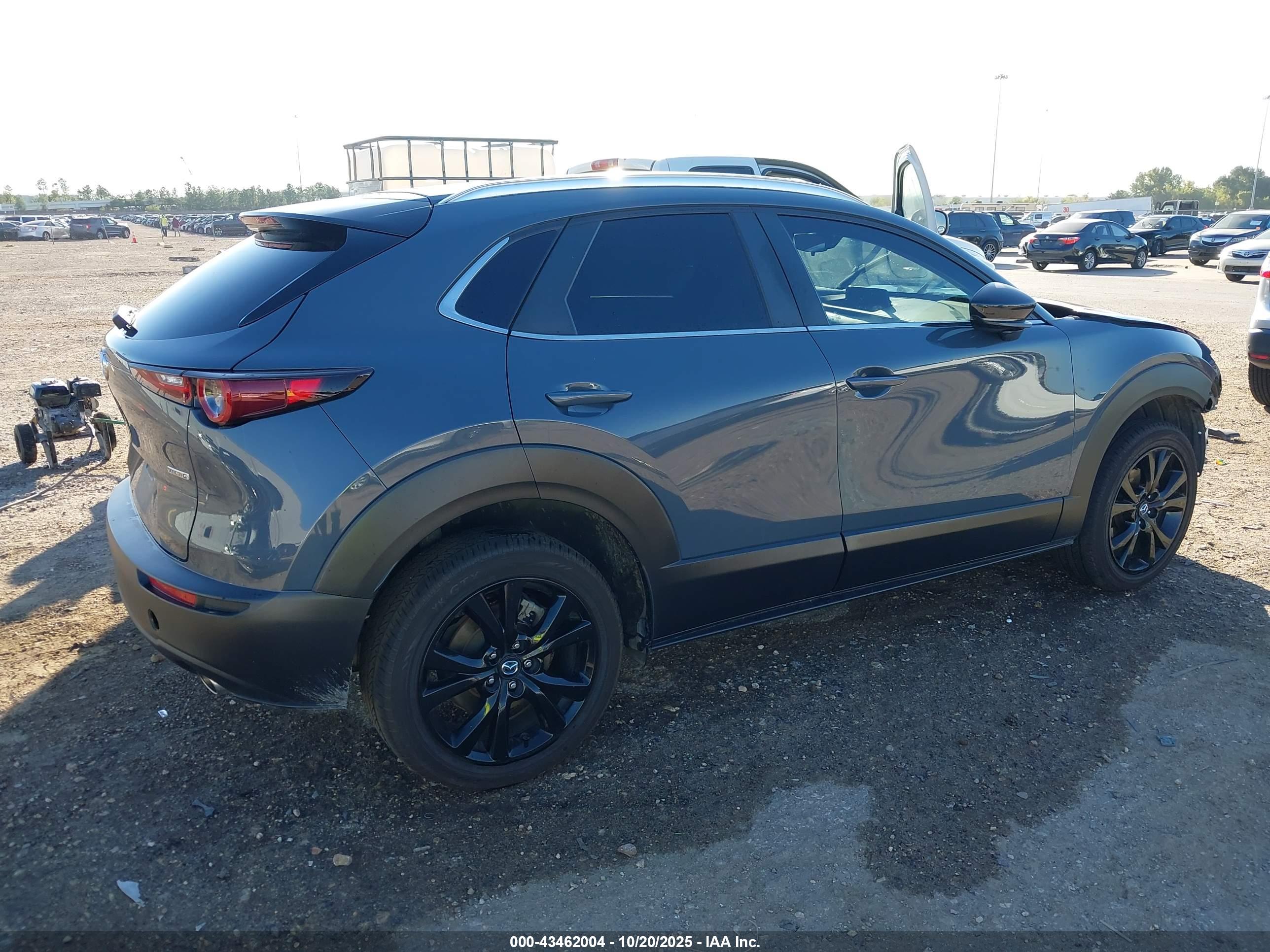 MAZDA CX-30 image 4