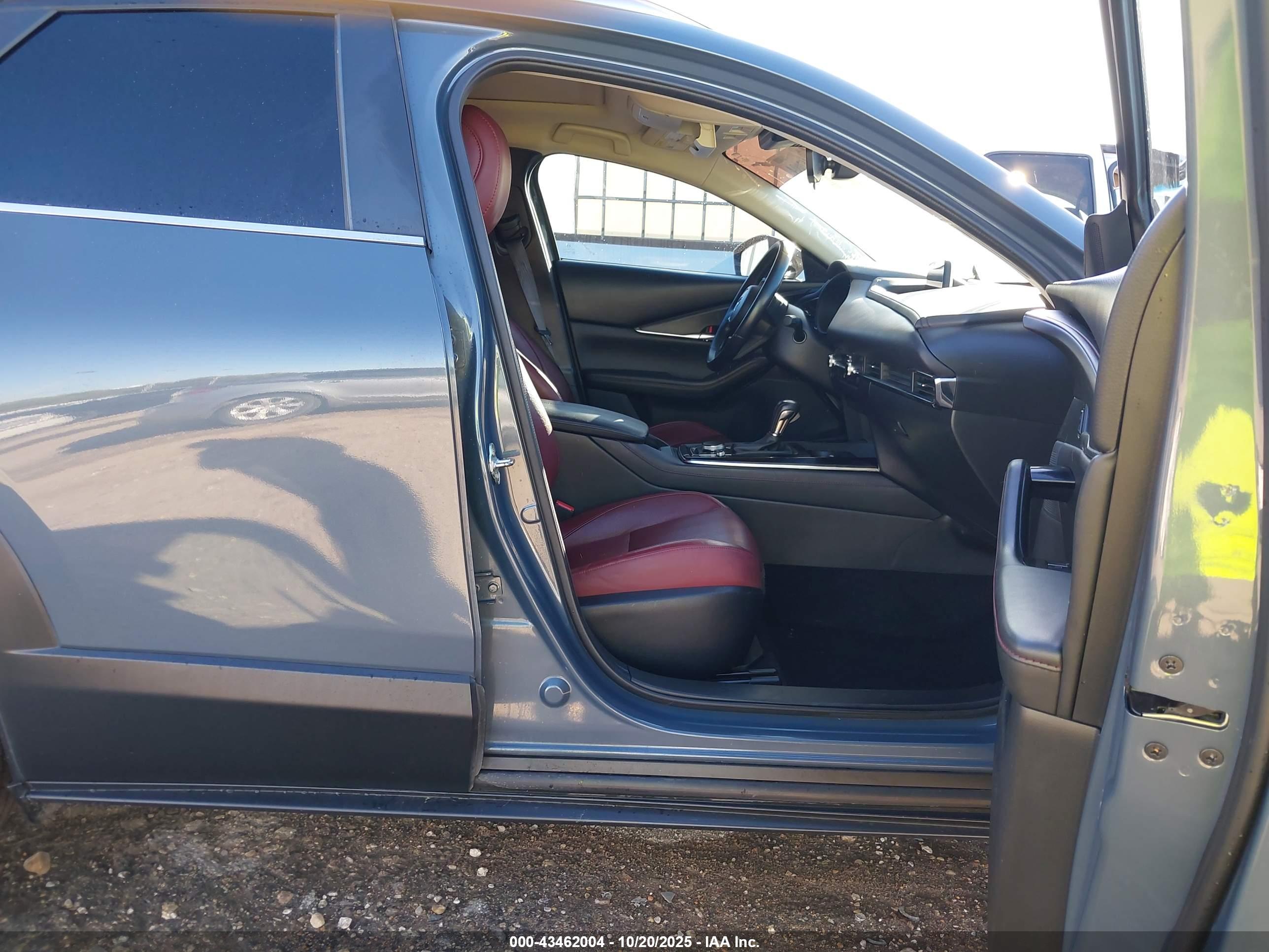 MAZDA CX-30 image 5