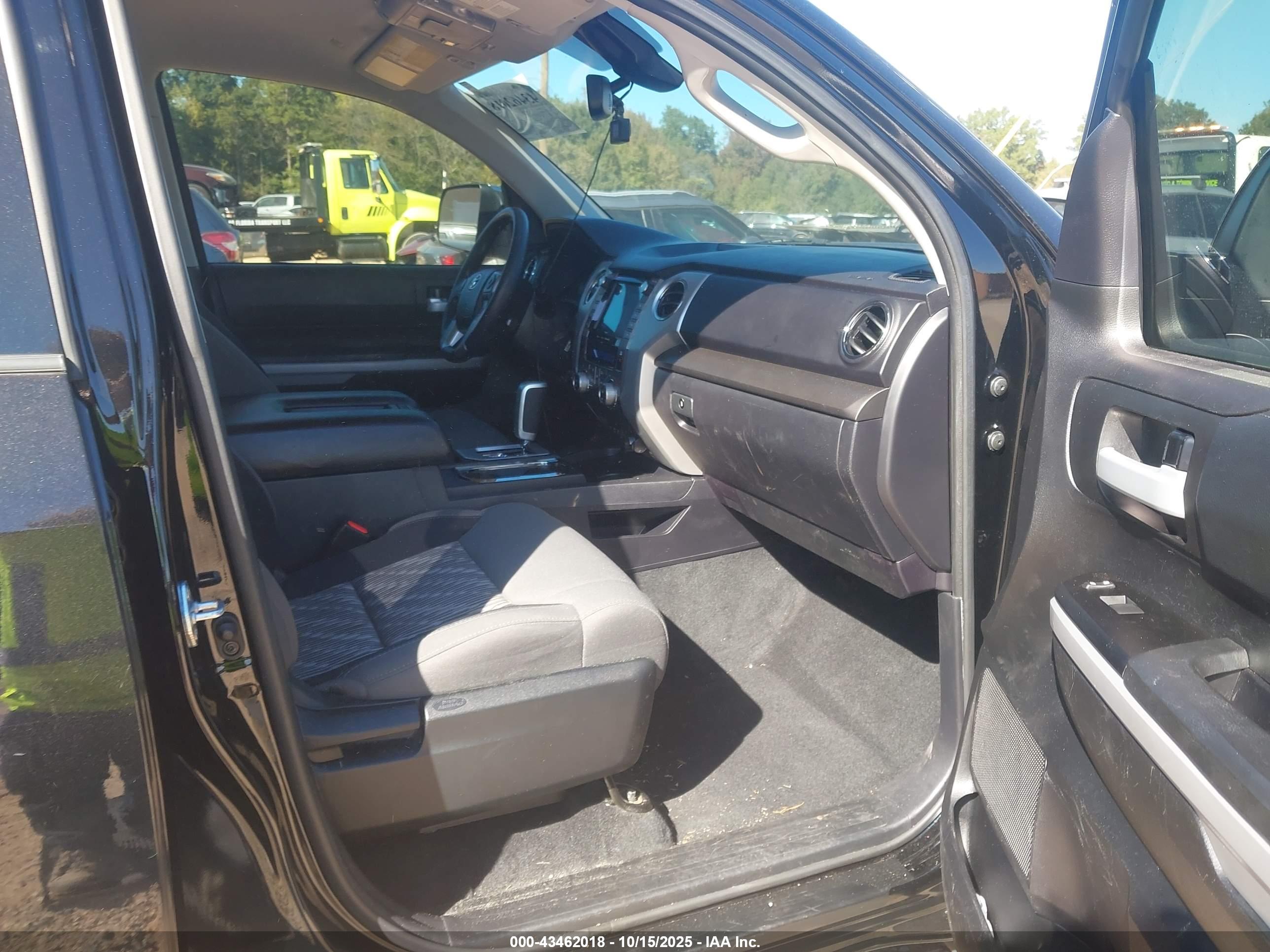 TOYOTA TUNDRA image 5