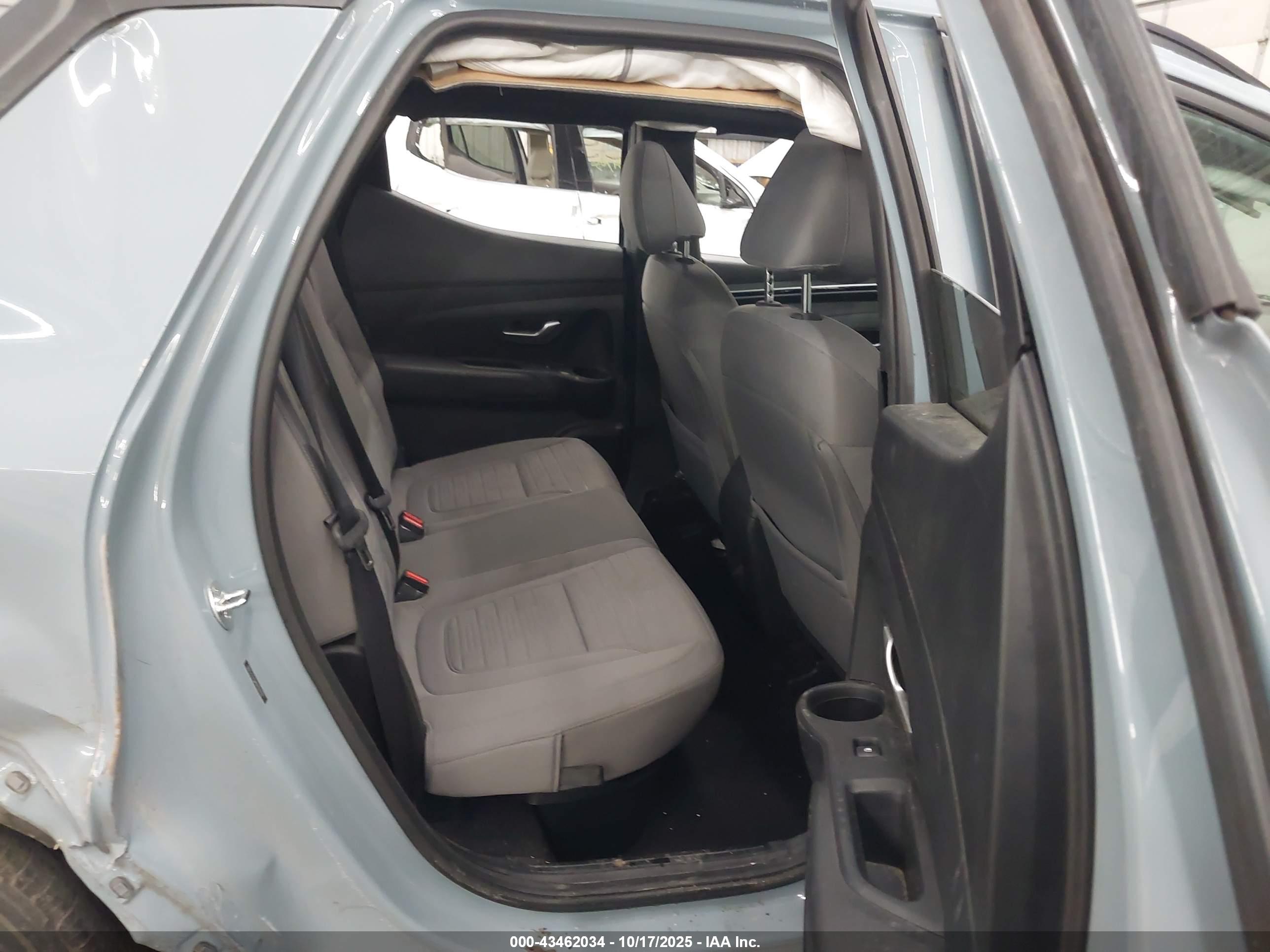 HYUNDAI SANTA image 8