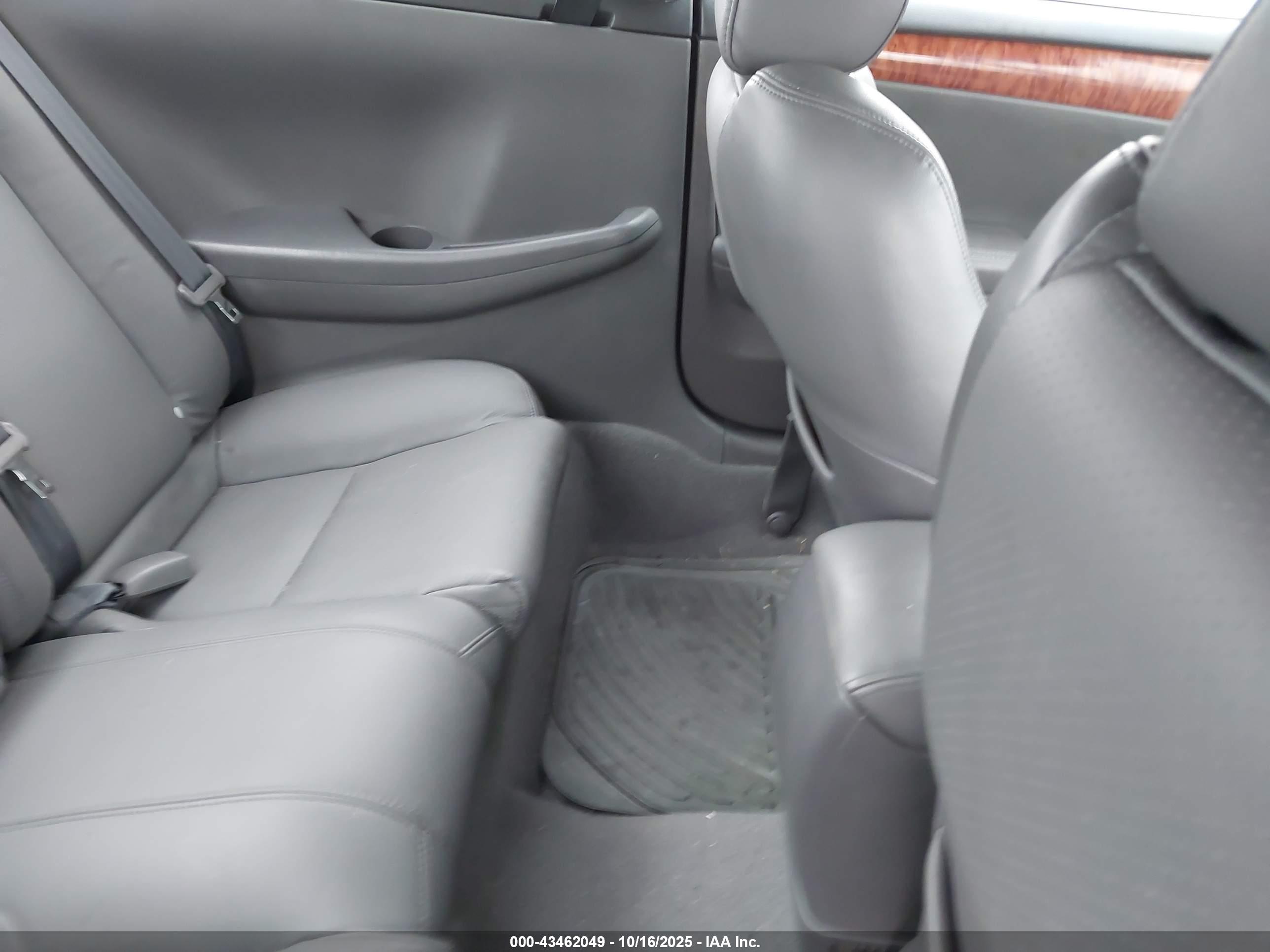 TOYOTA CAMRY image 8