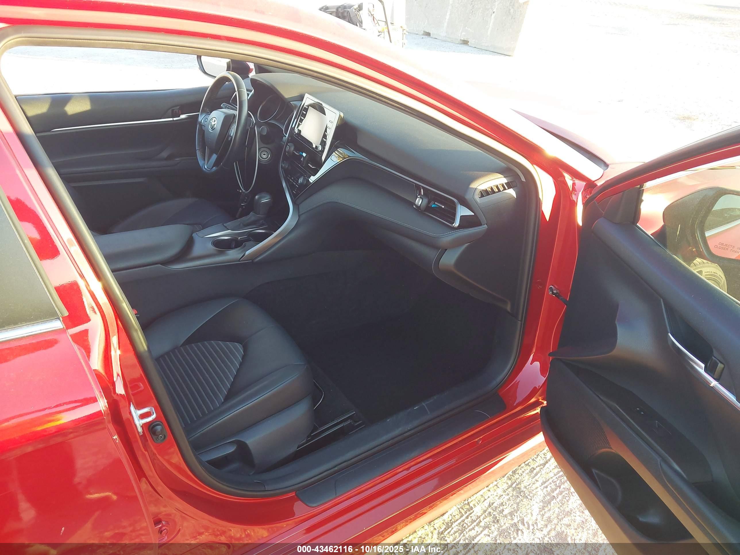 TOYOTA CAMRY image 5