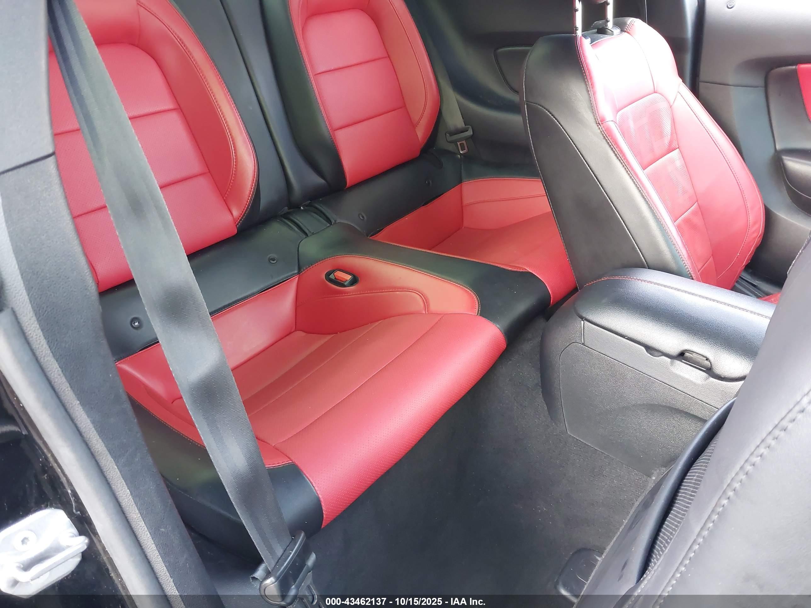 FORD MUSTANG image 8
