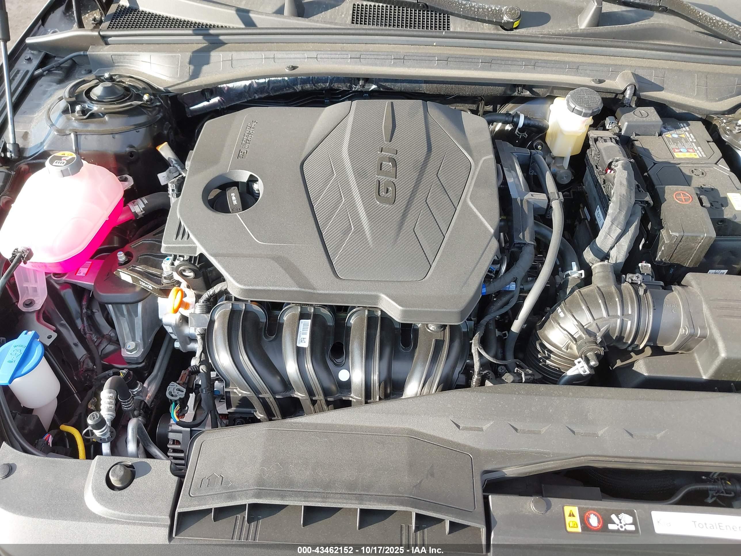 KIA K5 image 10
