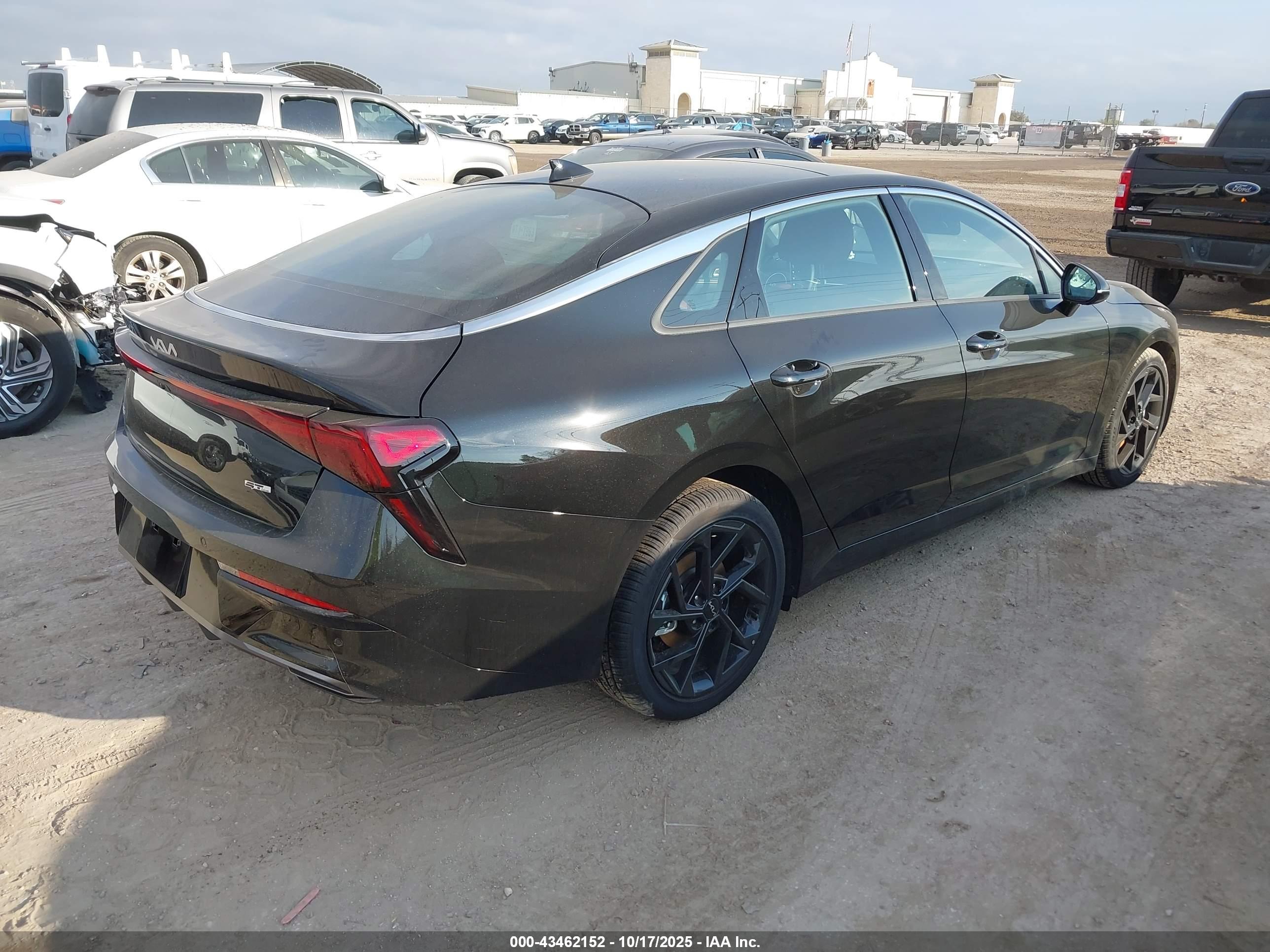 KIA K5 image 4
