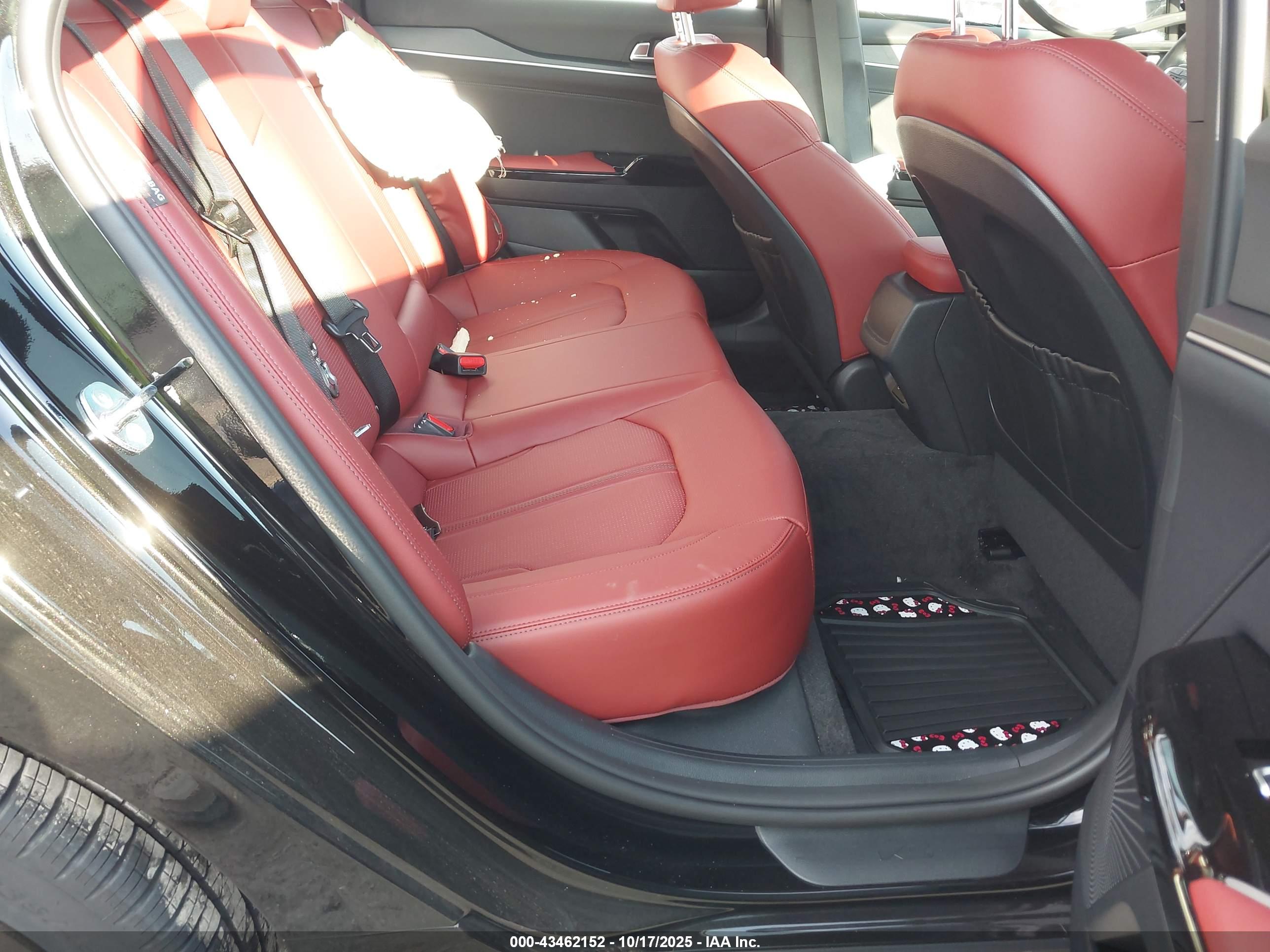 KIA K5 image 8