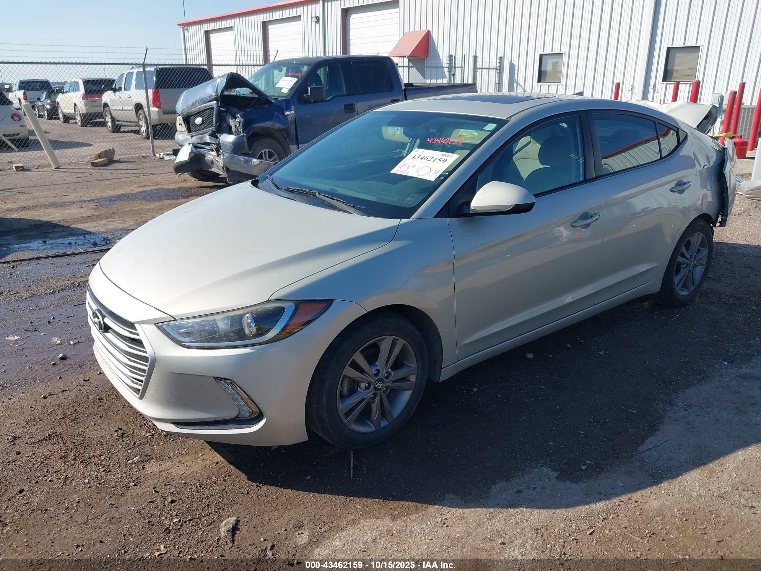 HYUNDAI ELANTRA image 2