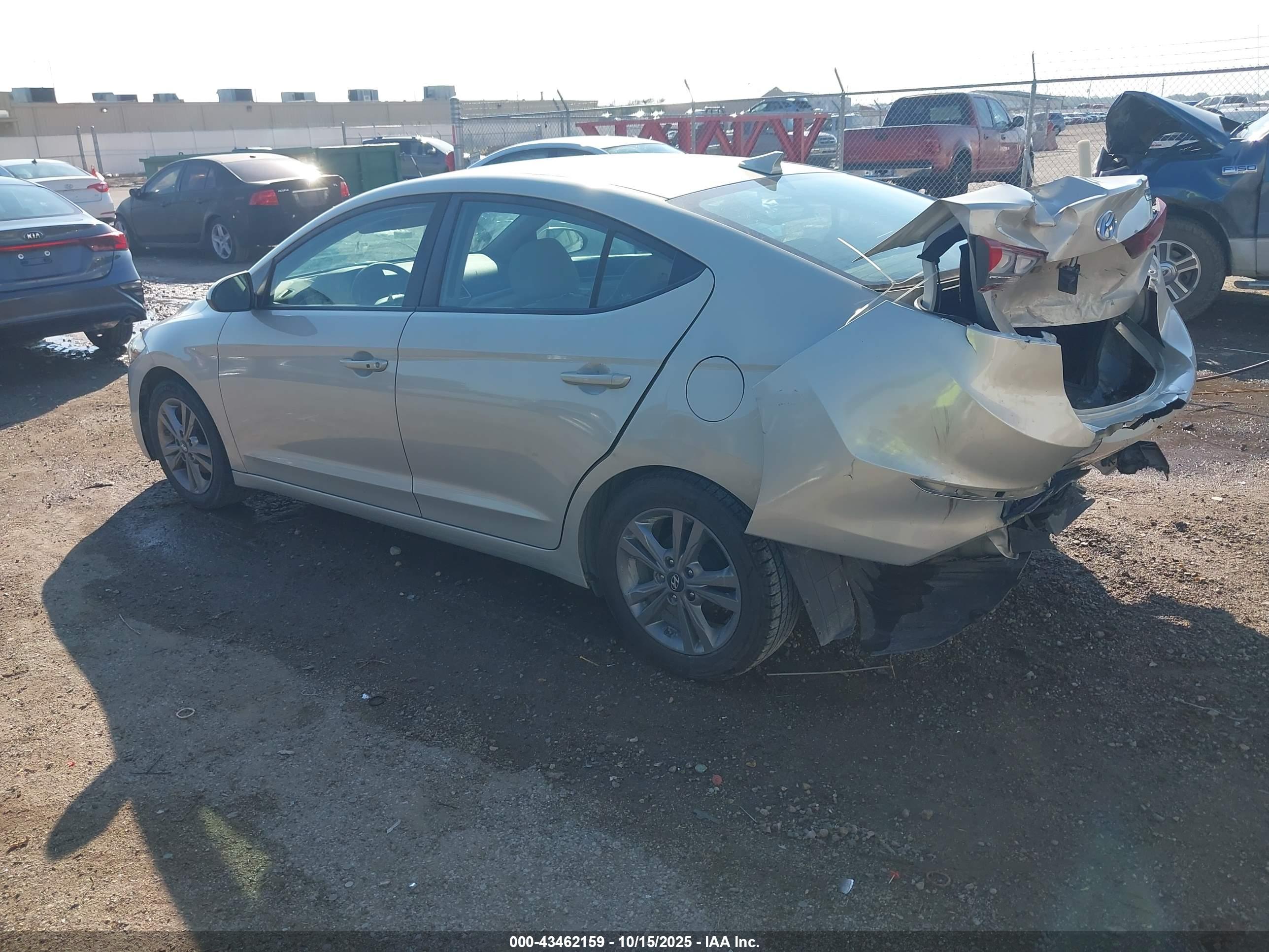 HYUNDAI ELANTRA image 3