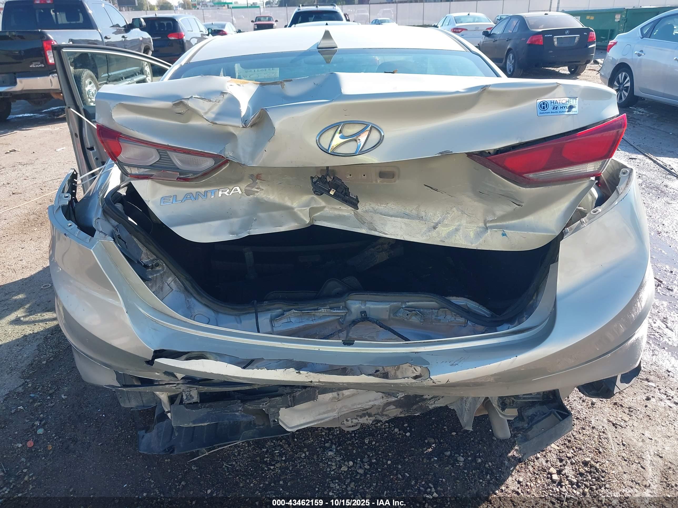 HYUNDAI ELANTRA image 6