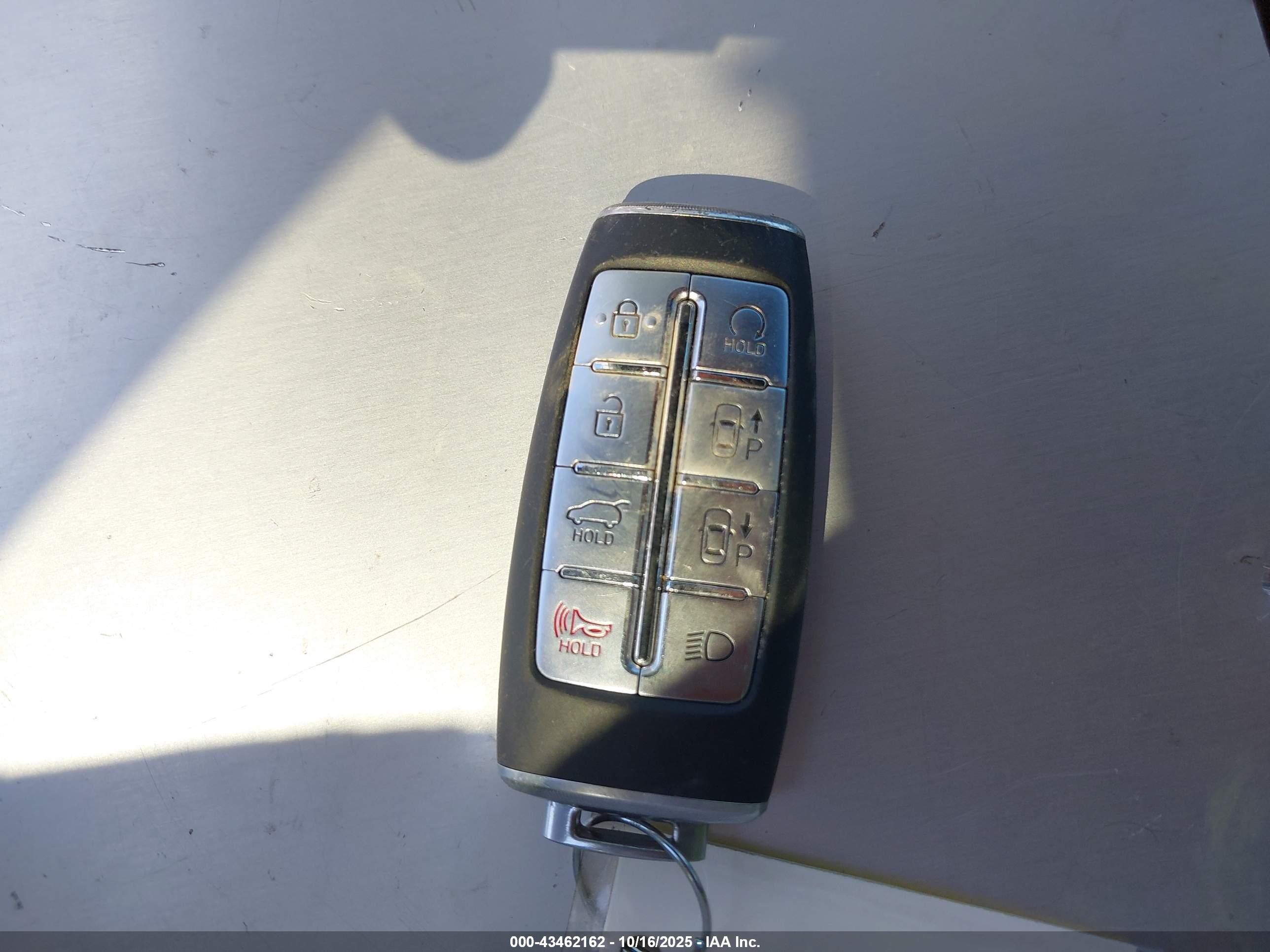 GENESIS GV70 image 11