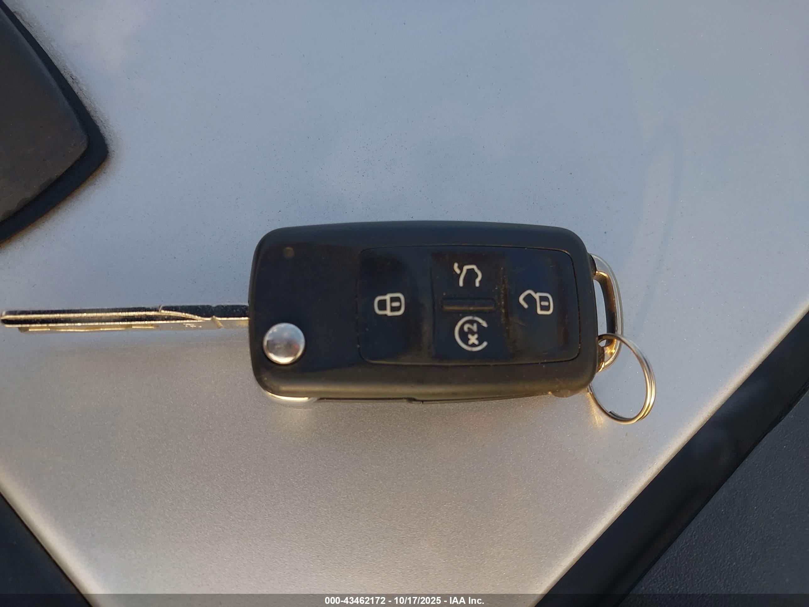 VOLKSWAGEN PASSAT image 11