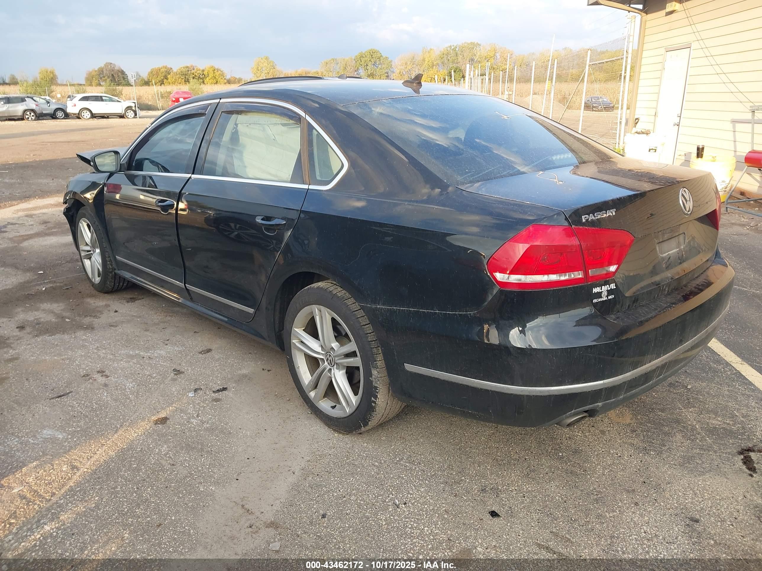 VOLKSWAGEN PASSAT image 3