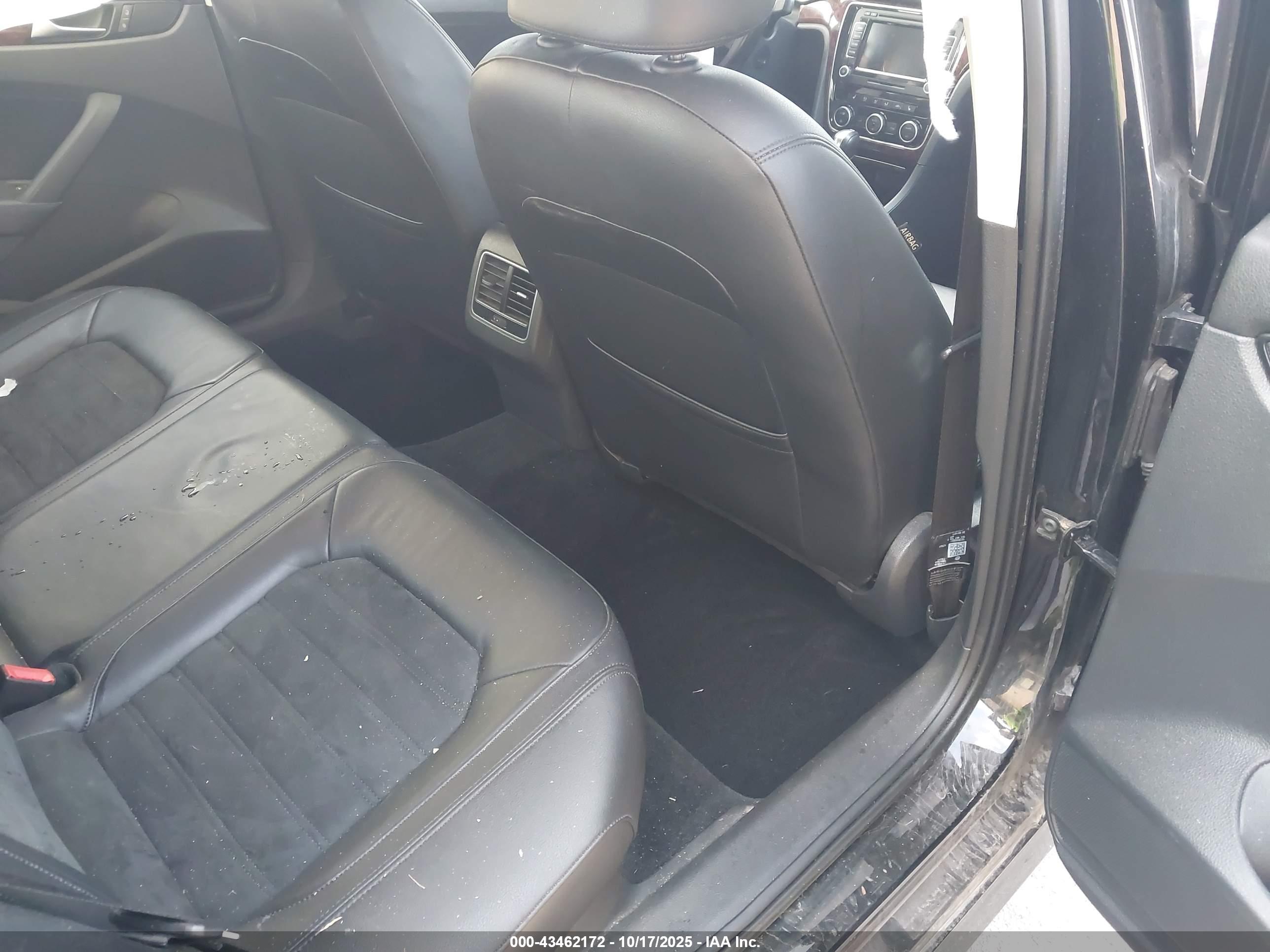 VOLKSWAGEN PASSAT image 8