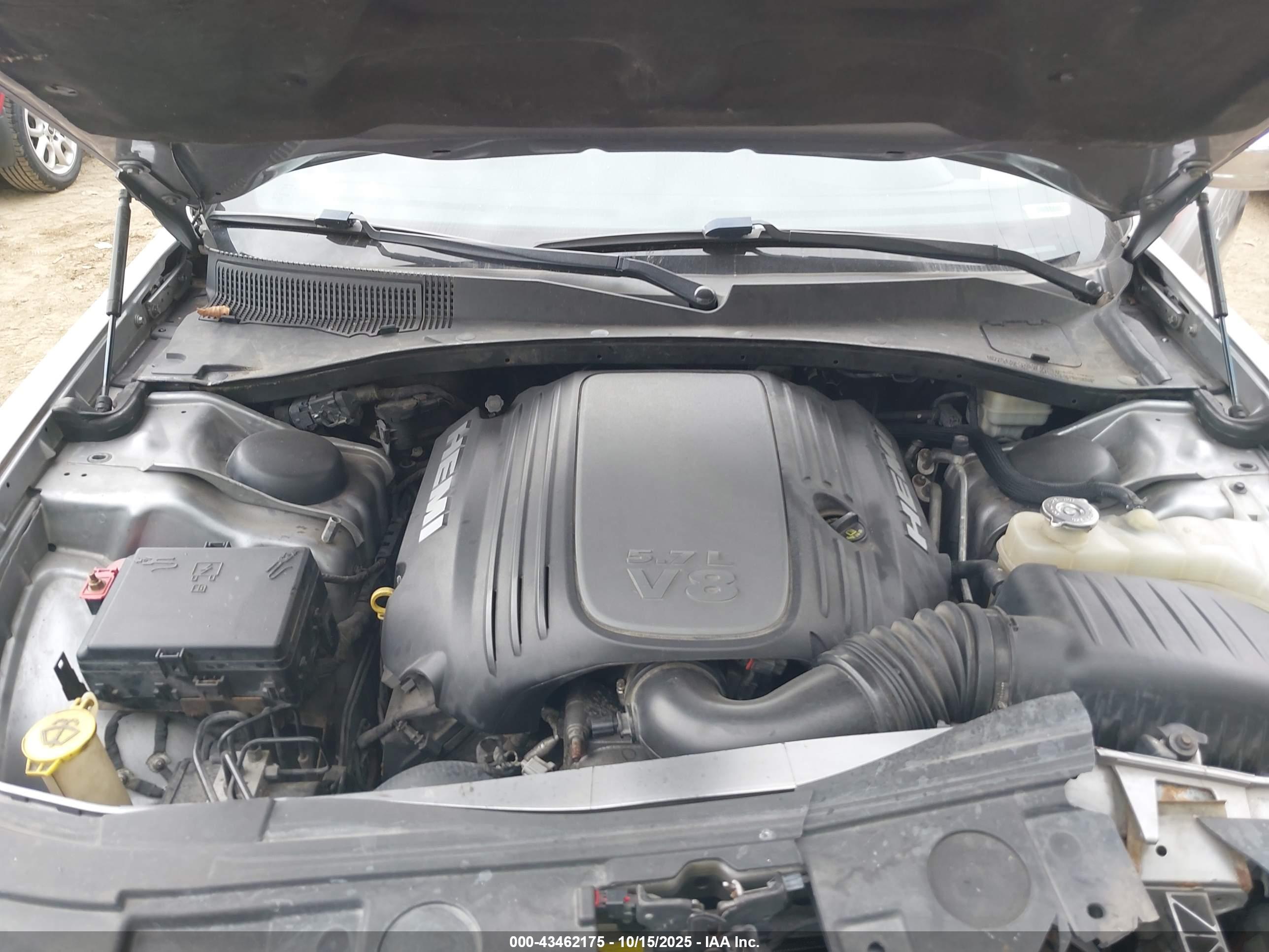 CHRYSLER 300C image 10