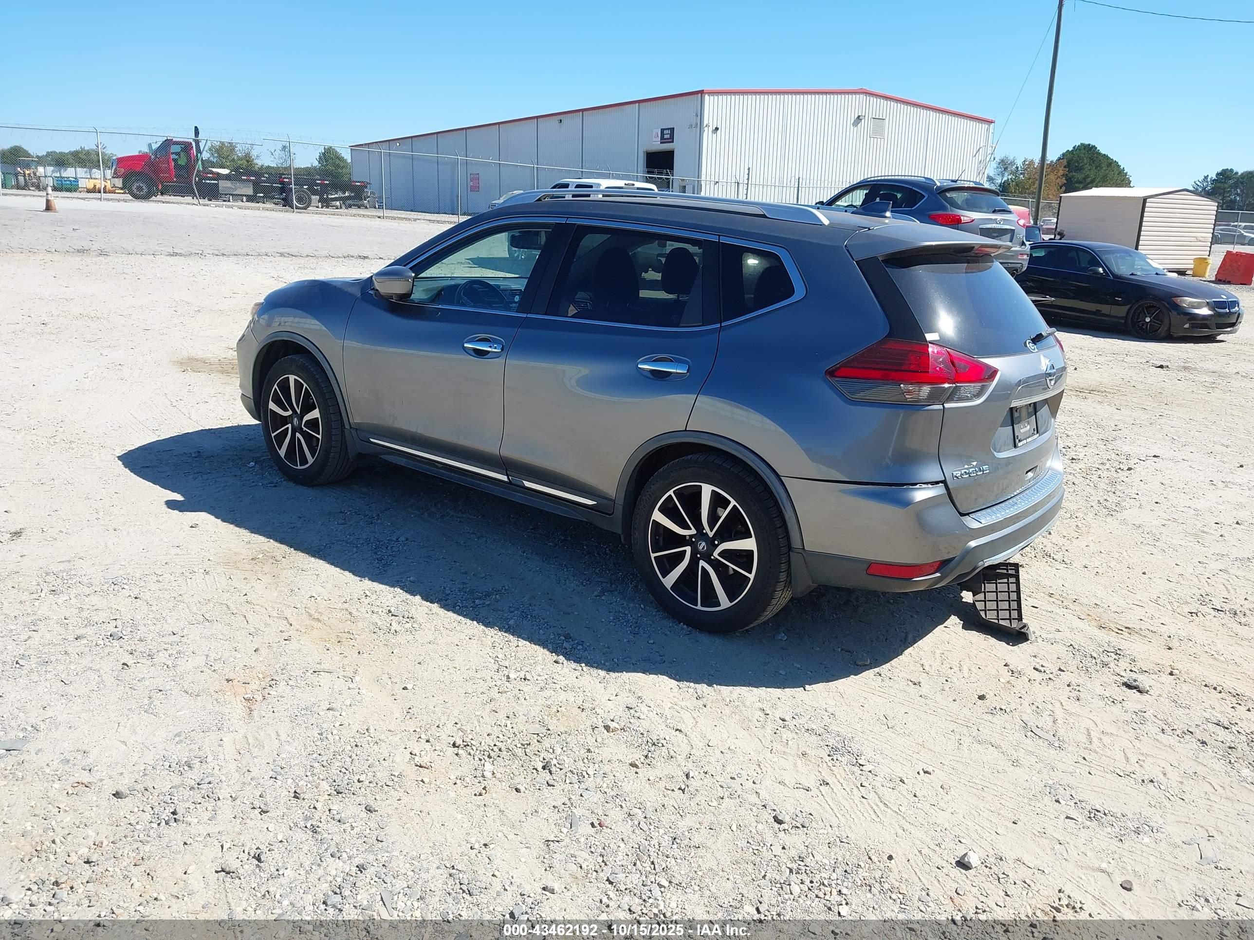 NISSAN ROGUE image 3