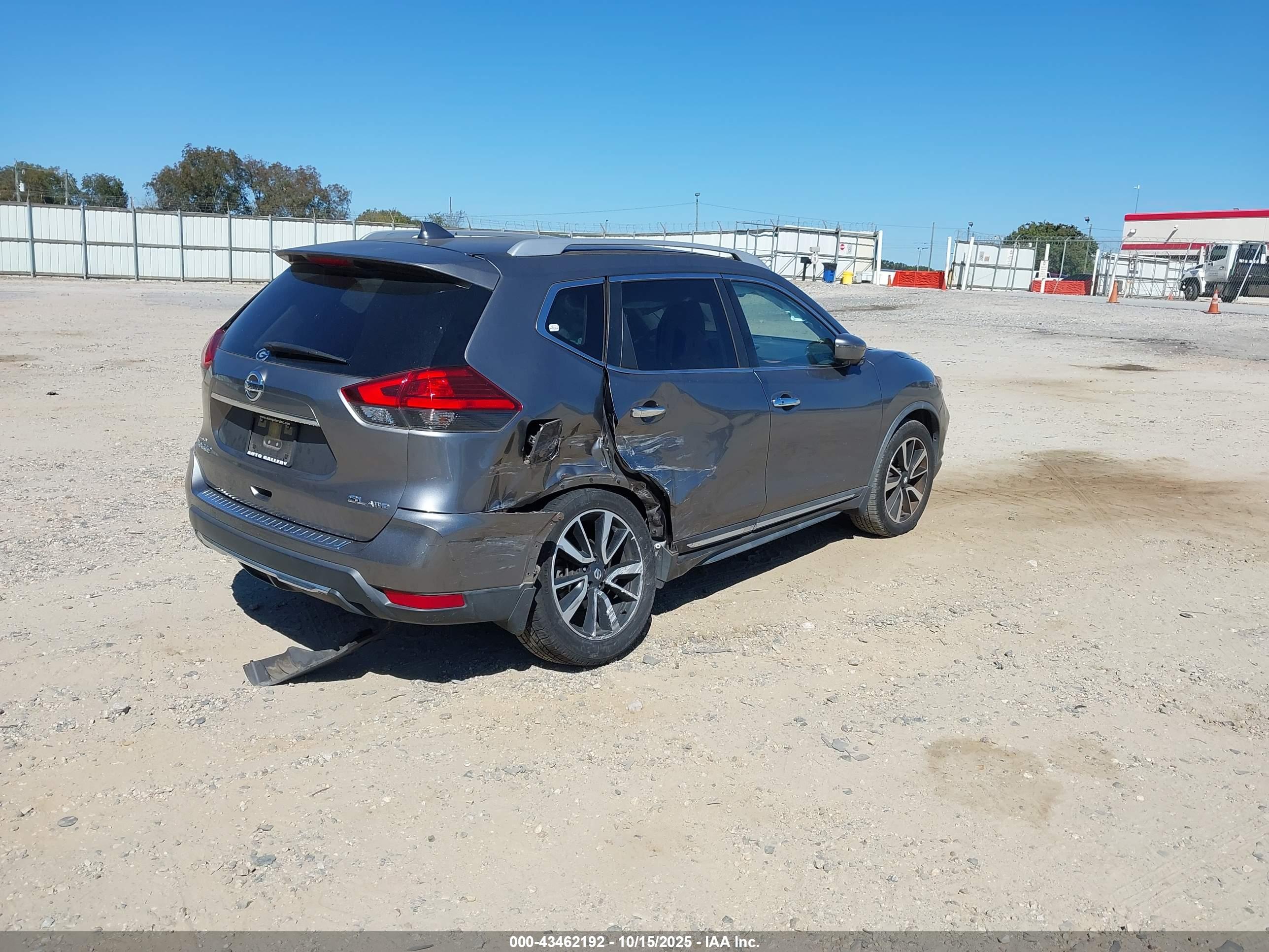 NISSAN ROGUE image 4
