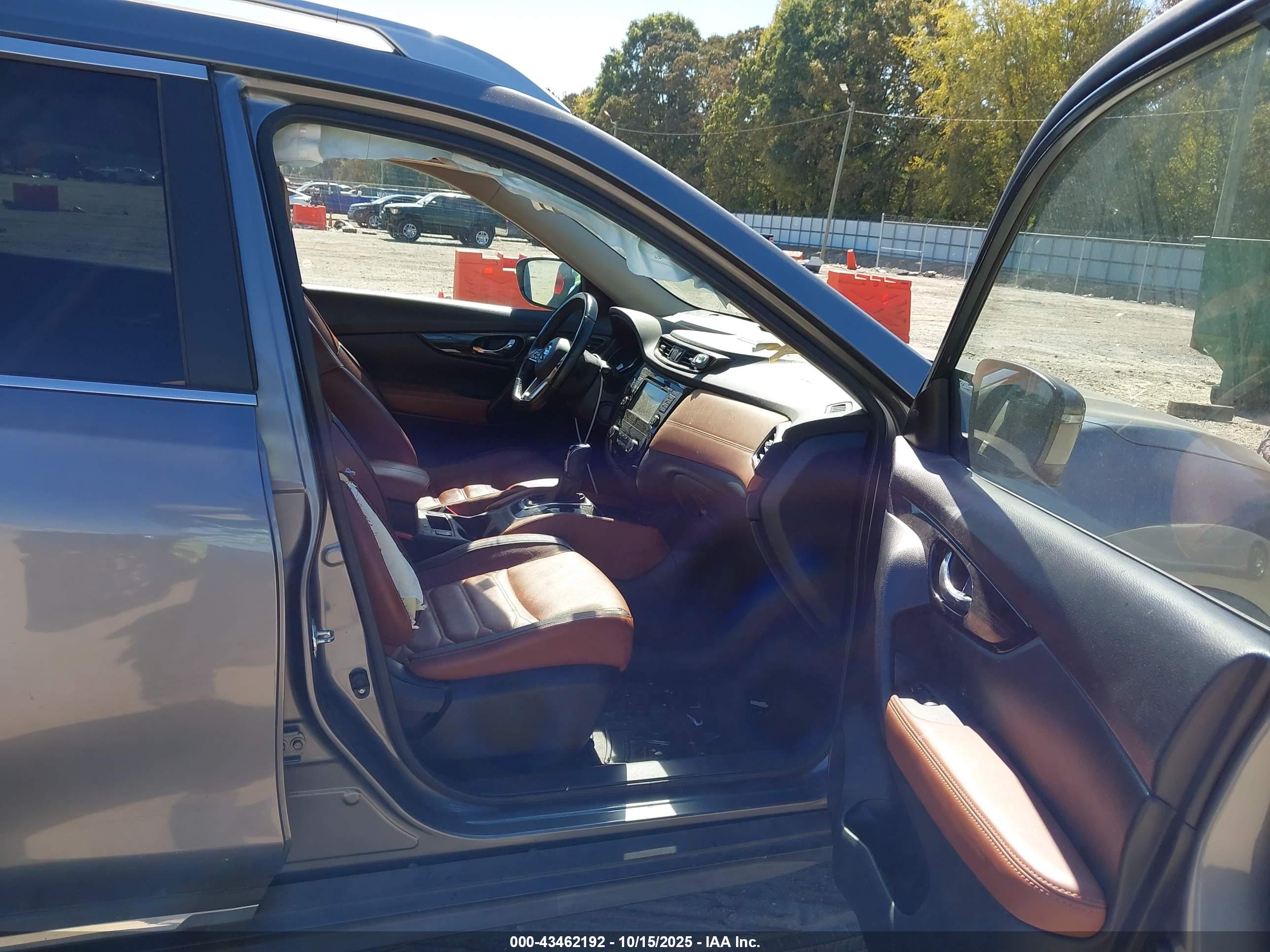 NISSAN ROGUE image 5