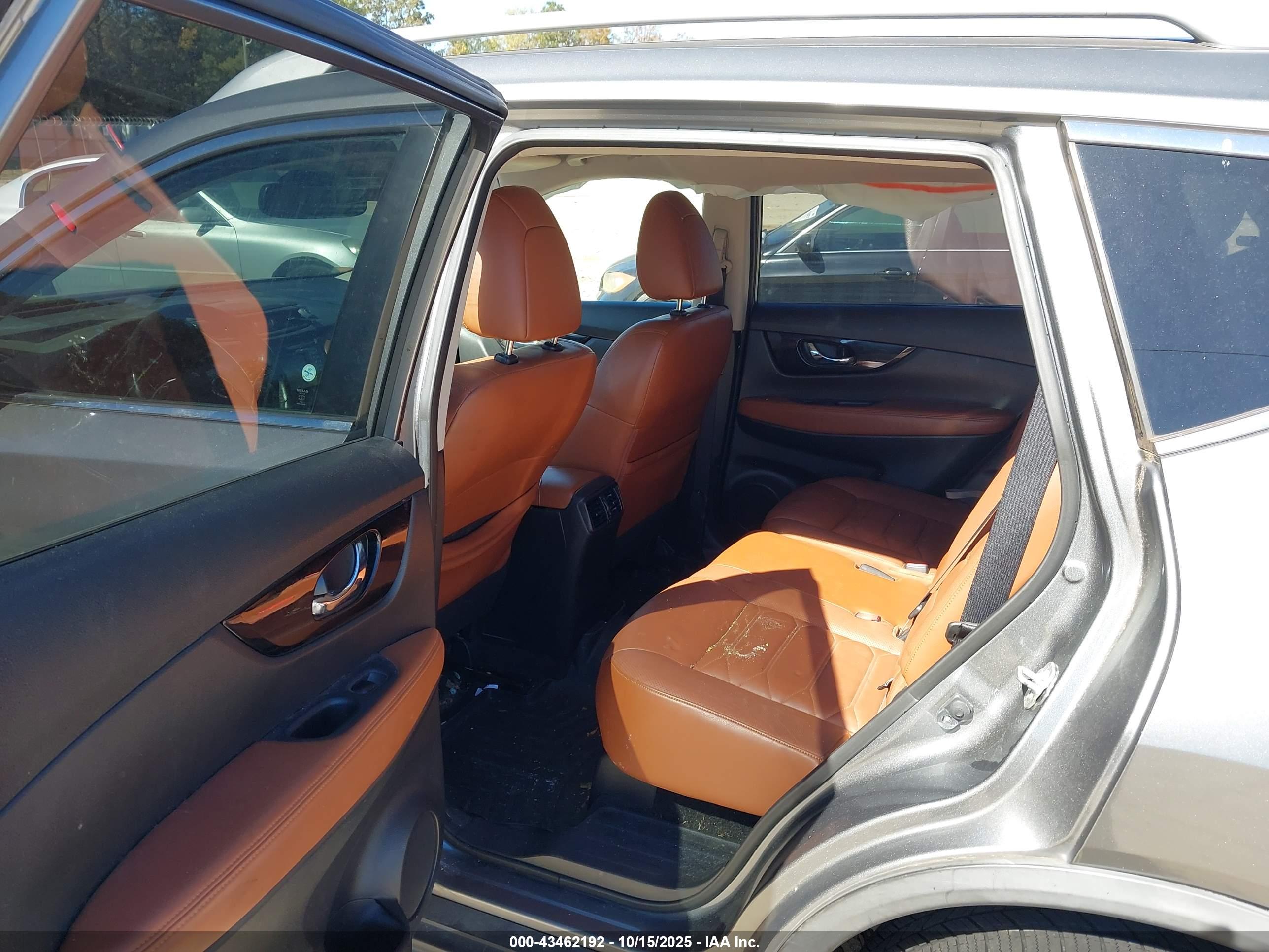 NISSAN ROGUE image 8