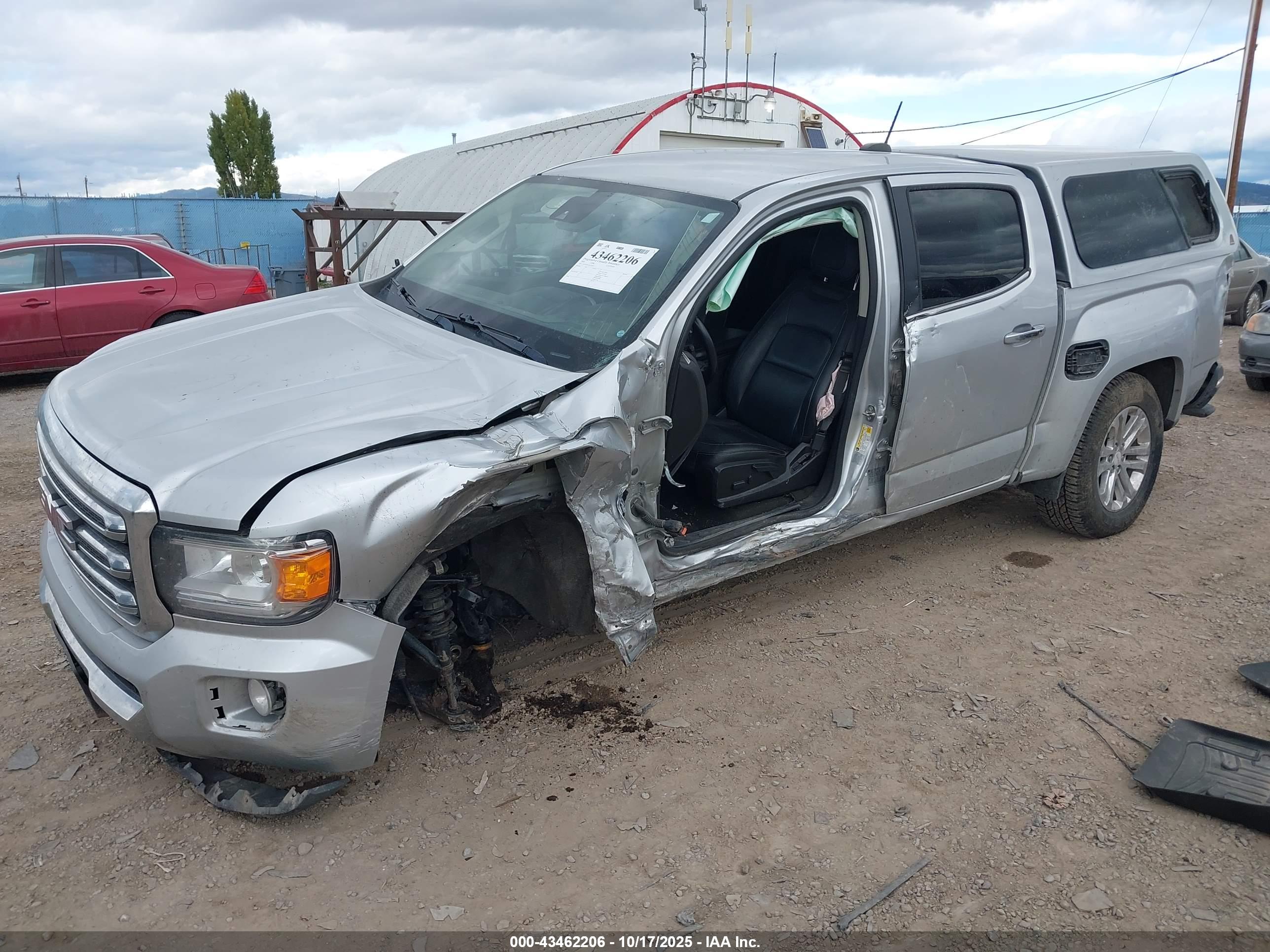 GMC CANYON image 2