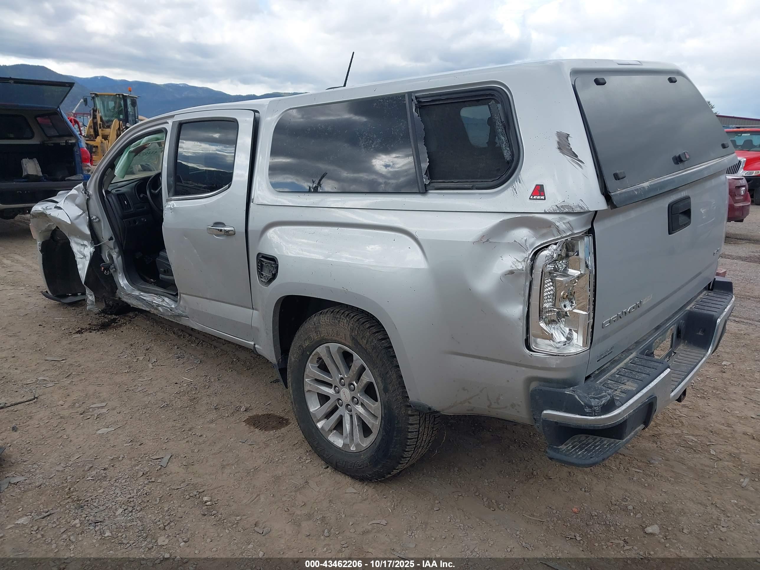 GMC CANYON image 3