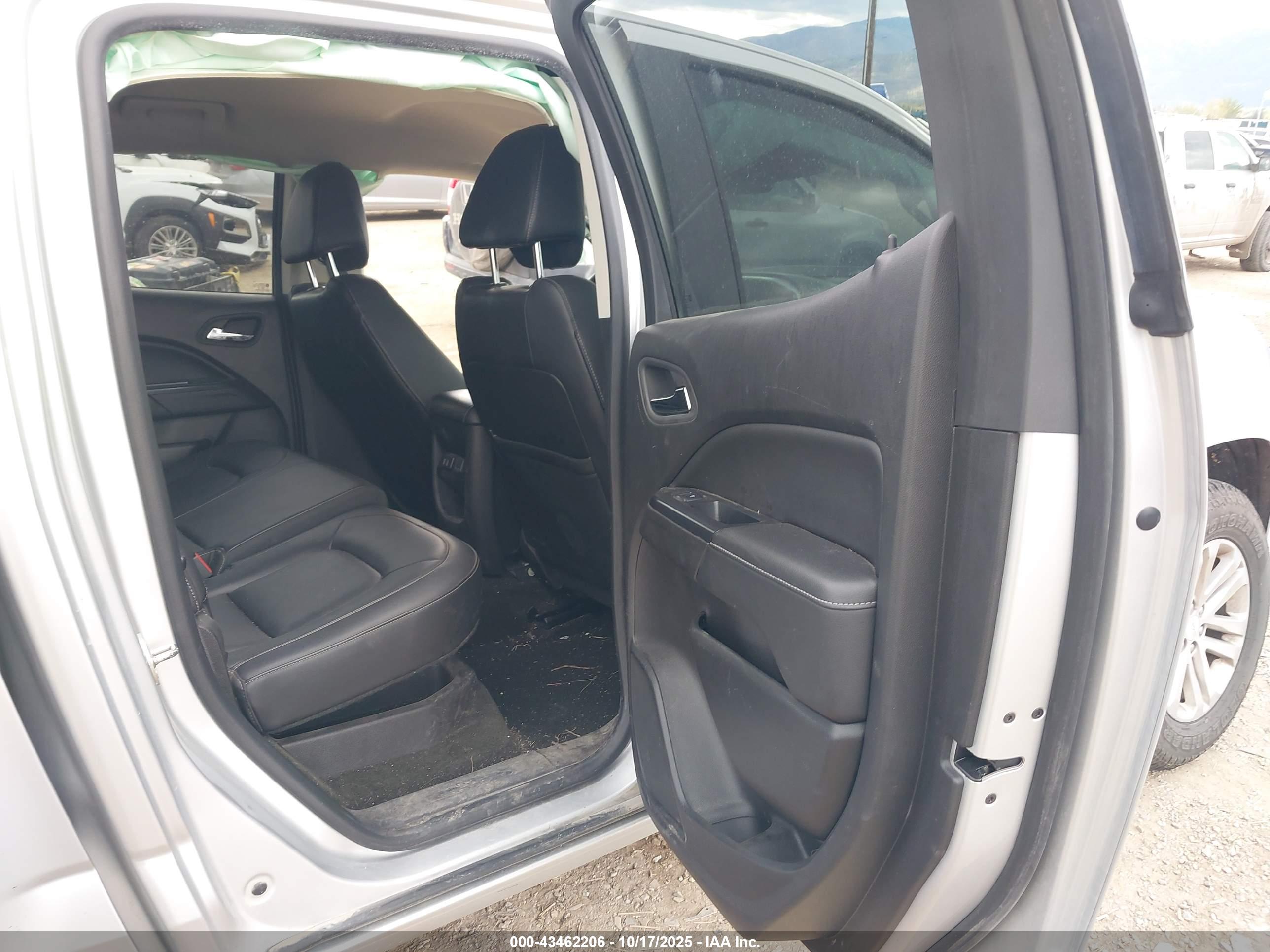 GMC CANYON image 8