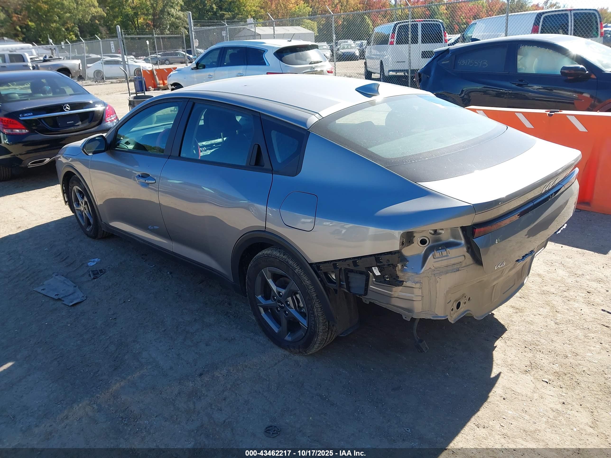 KIA K4 image 3