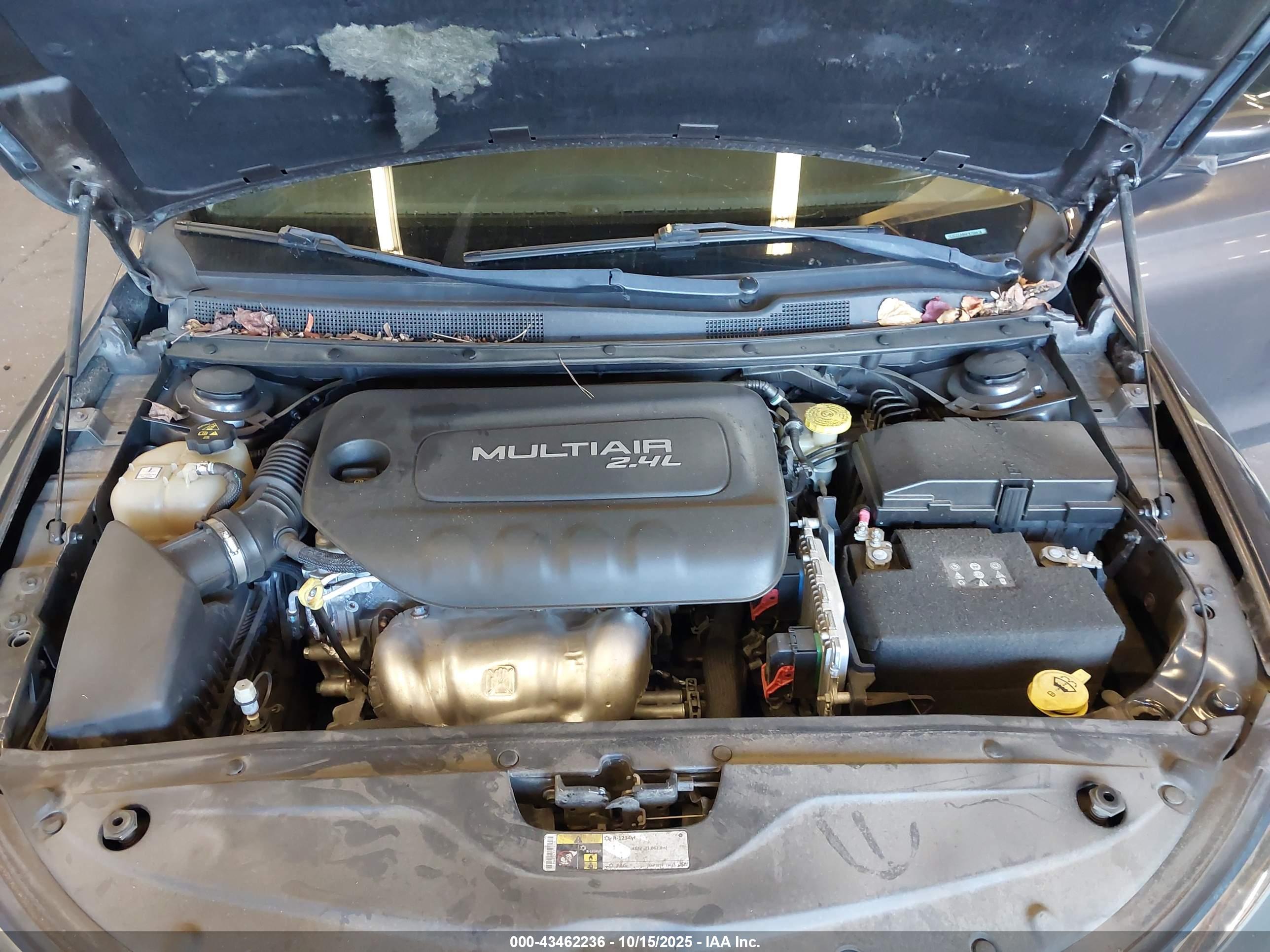 CHRYSLER 200 image 10