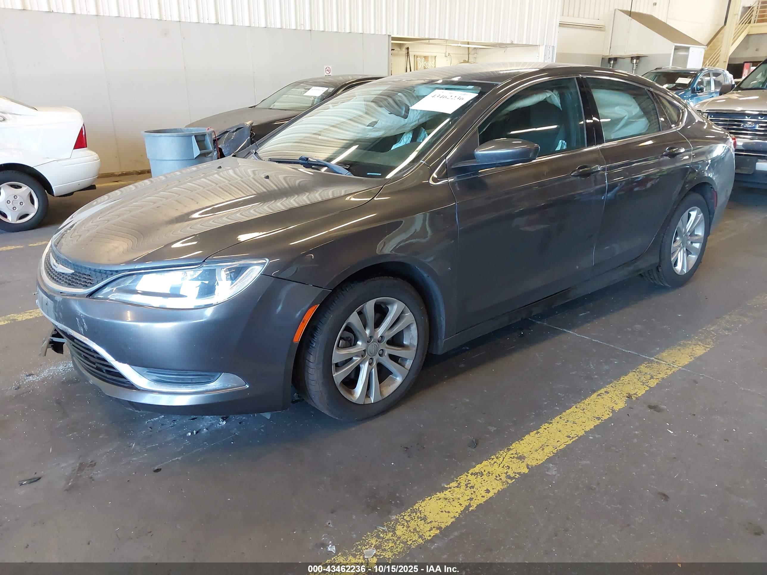 CHRYSLER 200 image 2