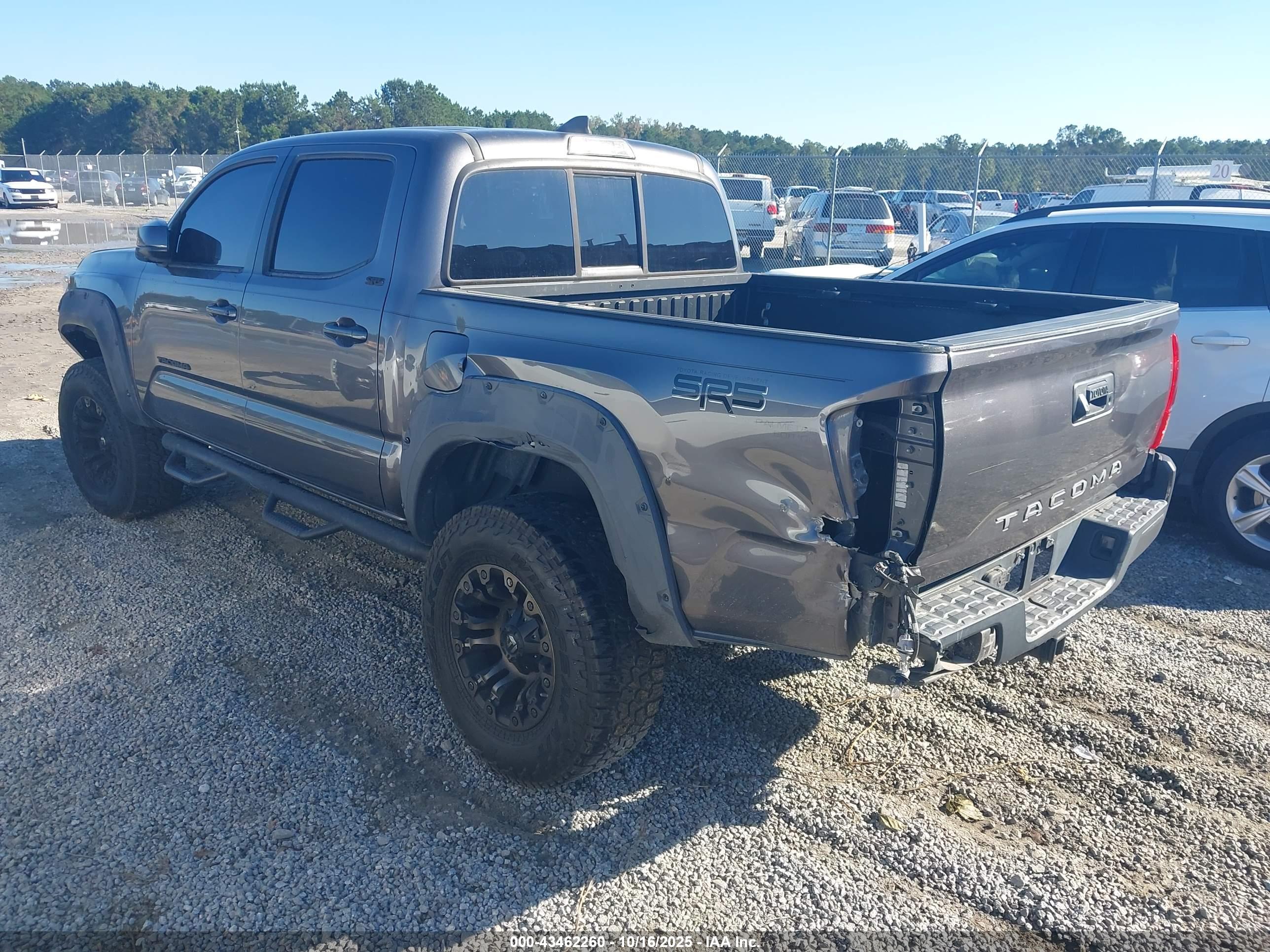 TOYOTA TACOMA image 3
