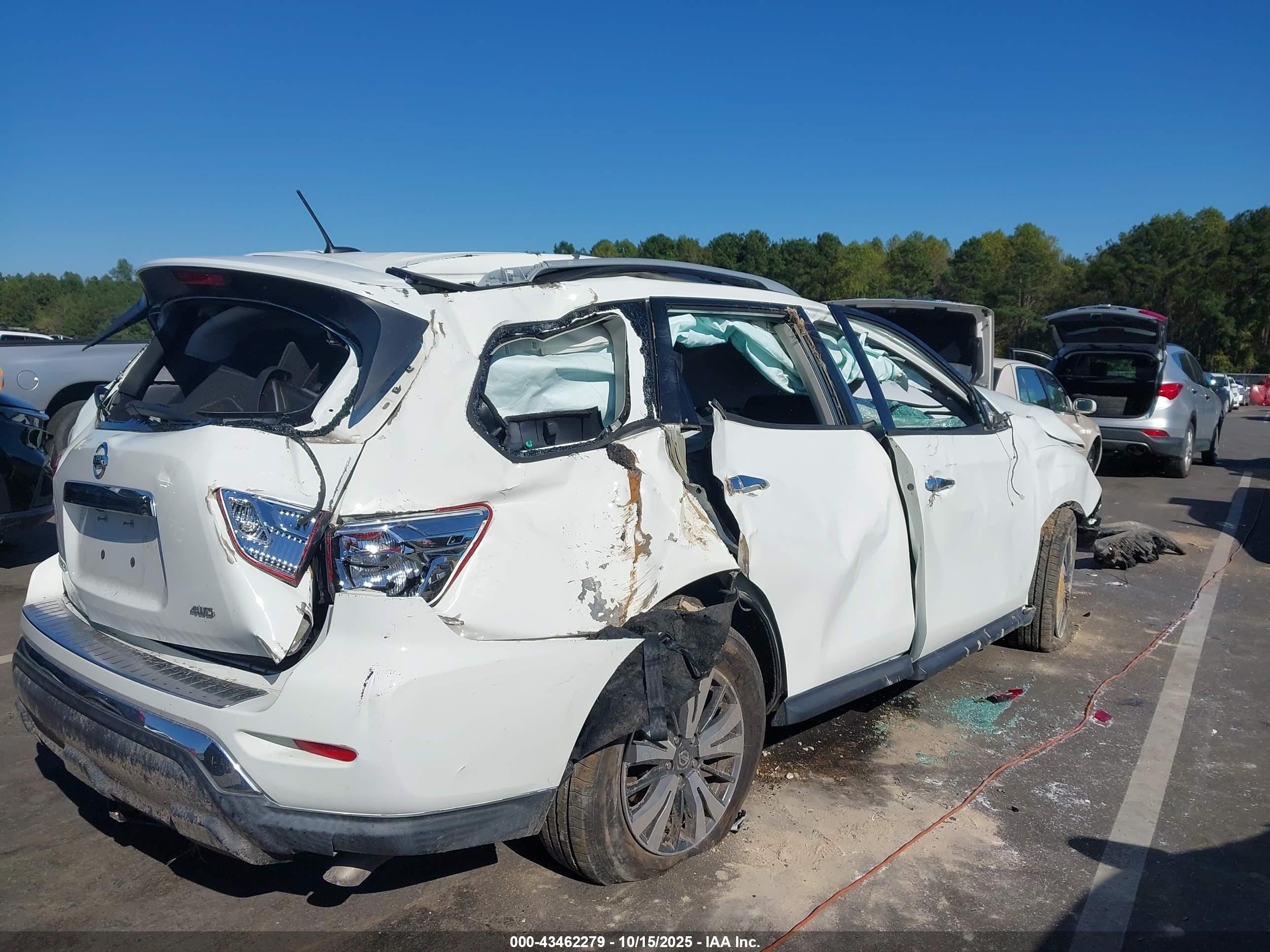 NISSAN PATHFINDER image 4