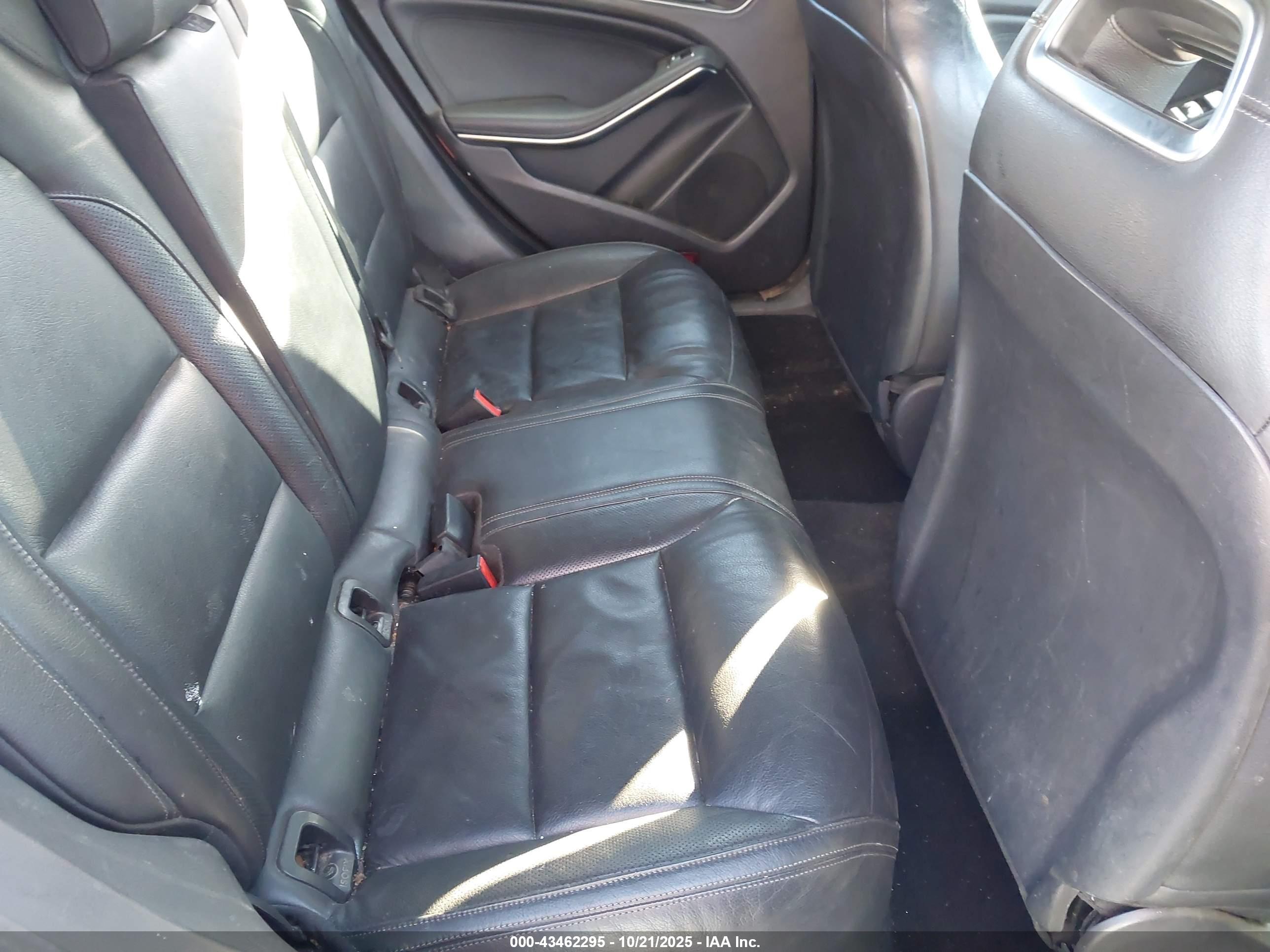 MERCEDES-BENZ CLA image 8