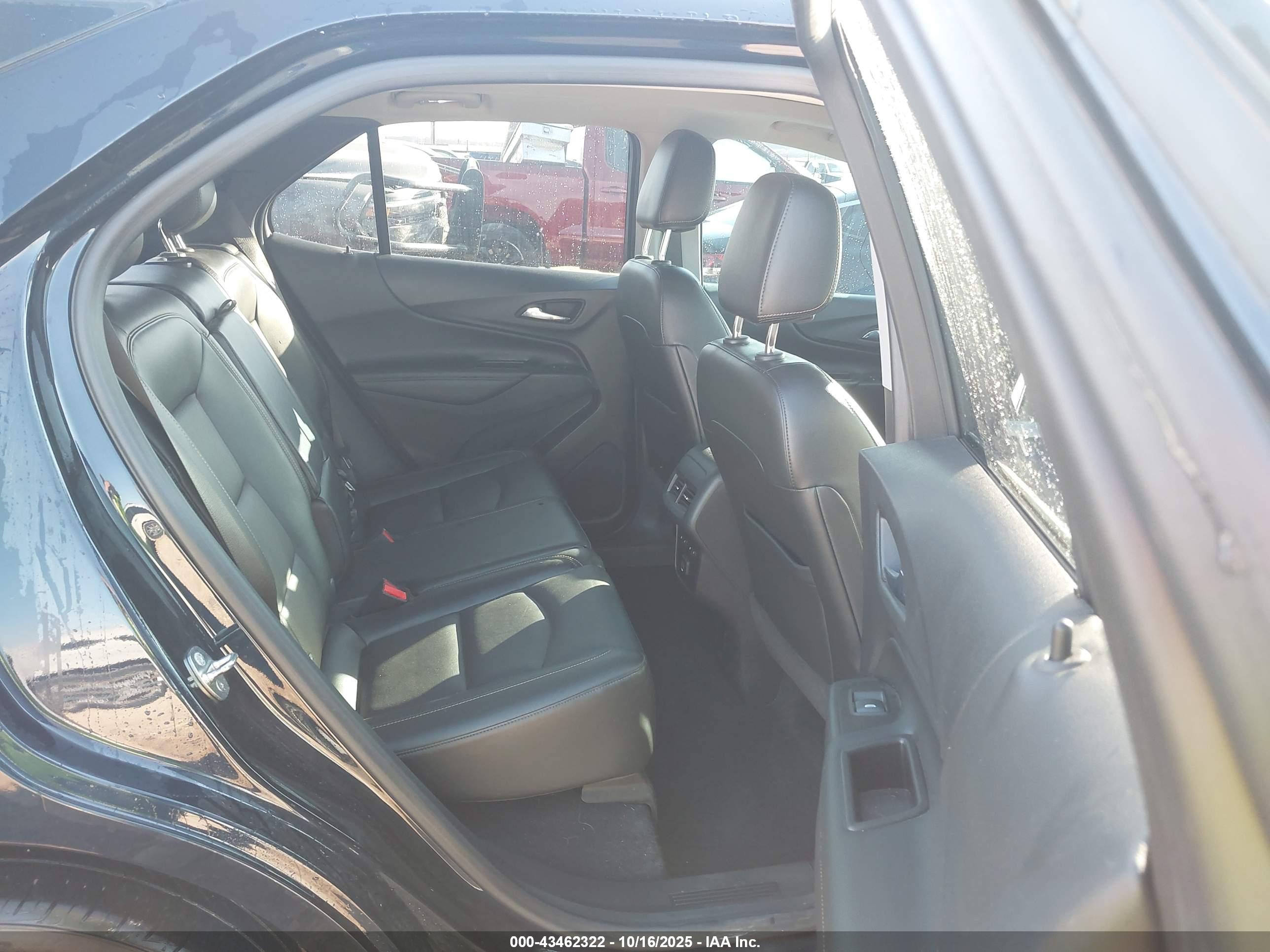 CHEVROLET EQUINOX image 8