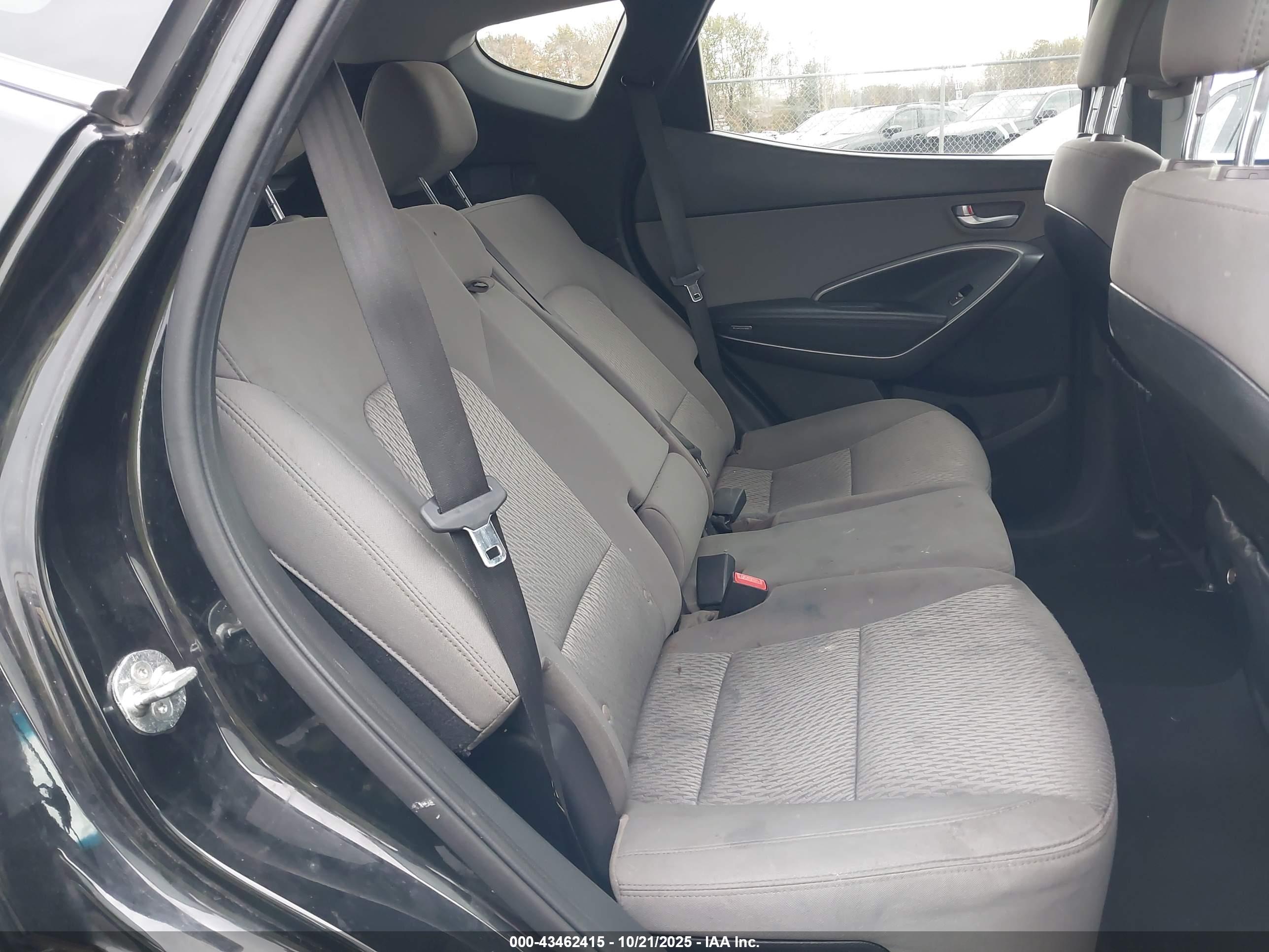 HYUNDAI SANTA image 8