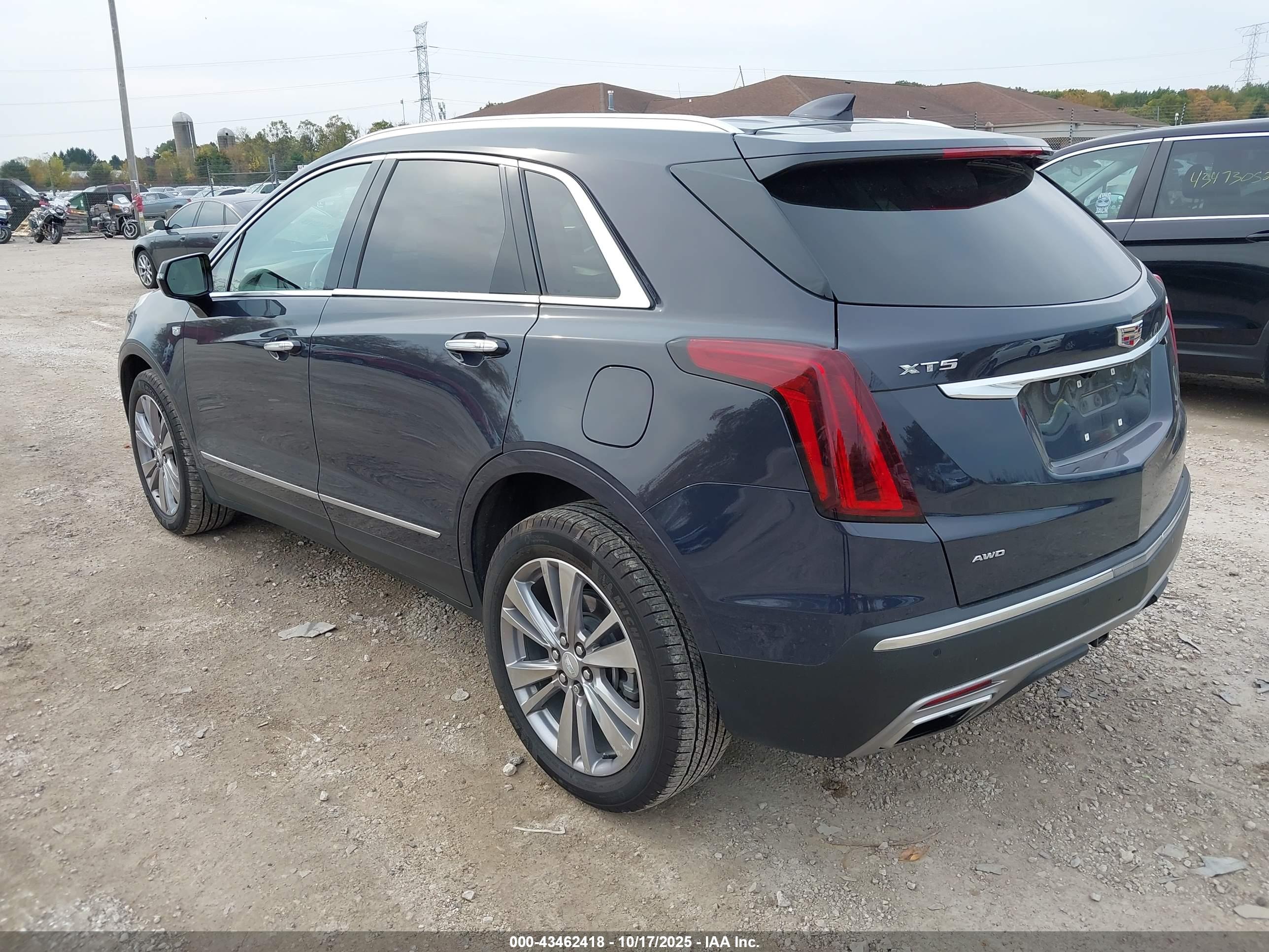 CADILLAC XT5 image 3