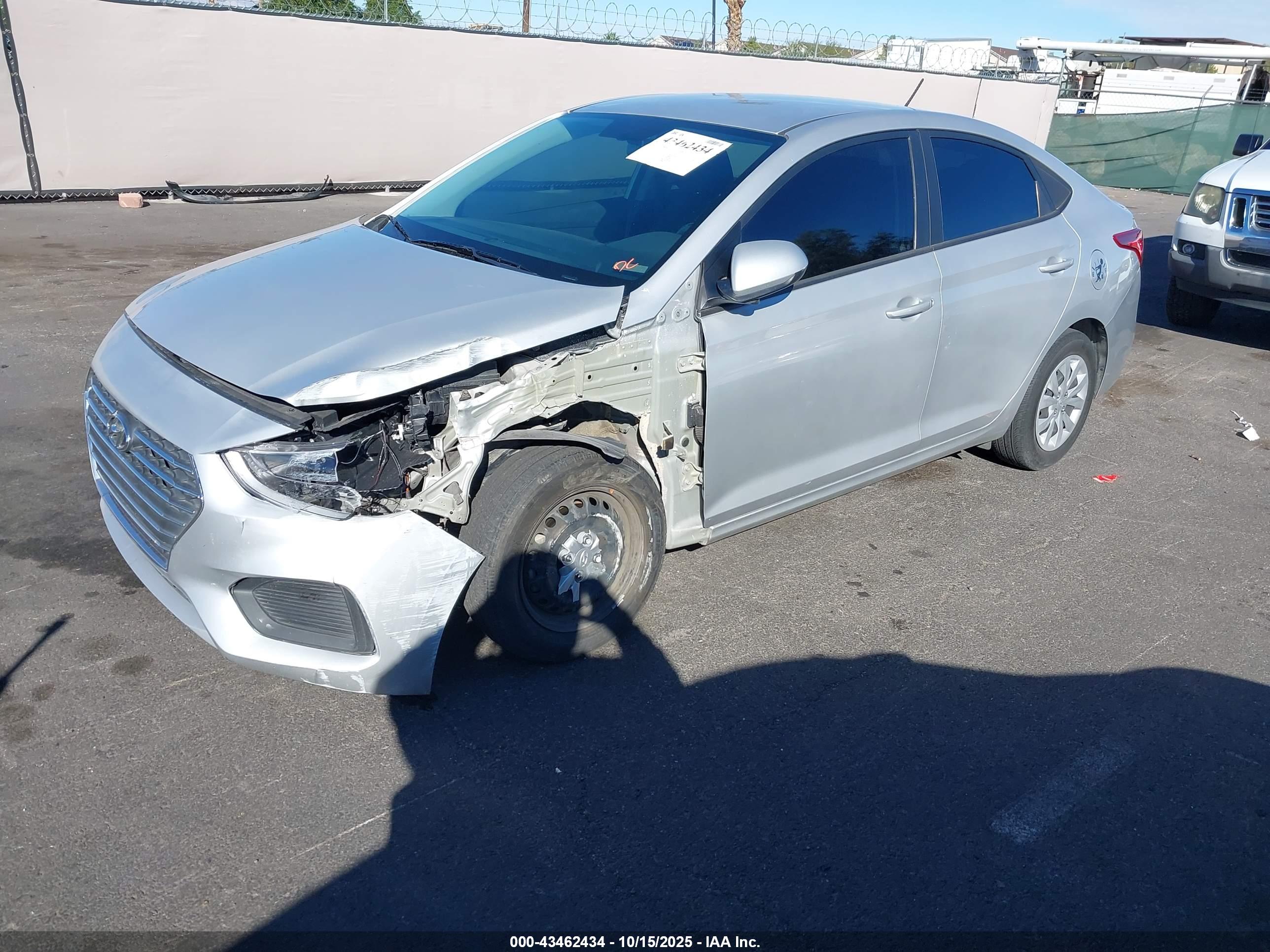 HYUNDAI ACCENT image 2