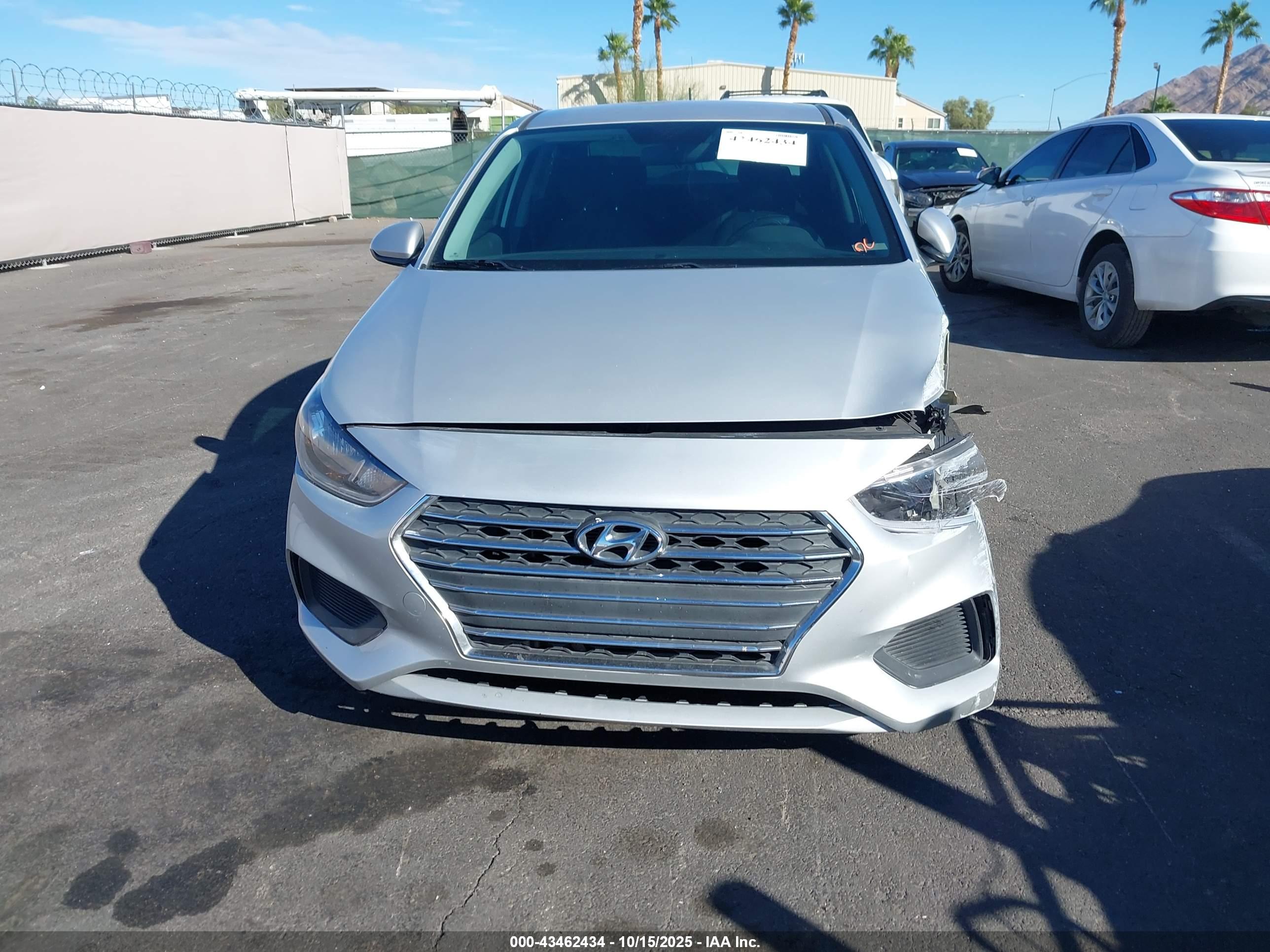 HYUNDAI ACCENT image 6