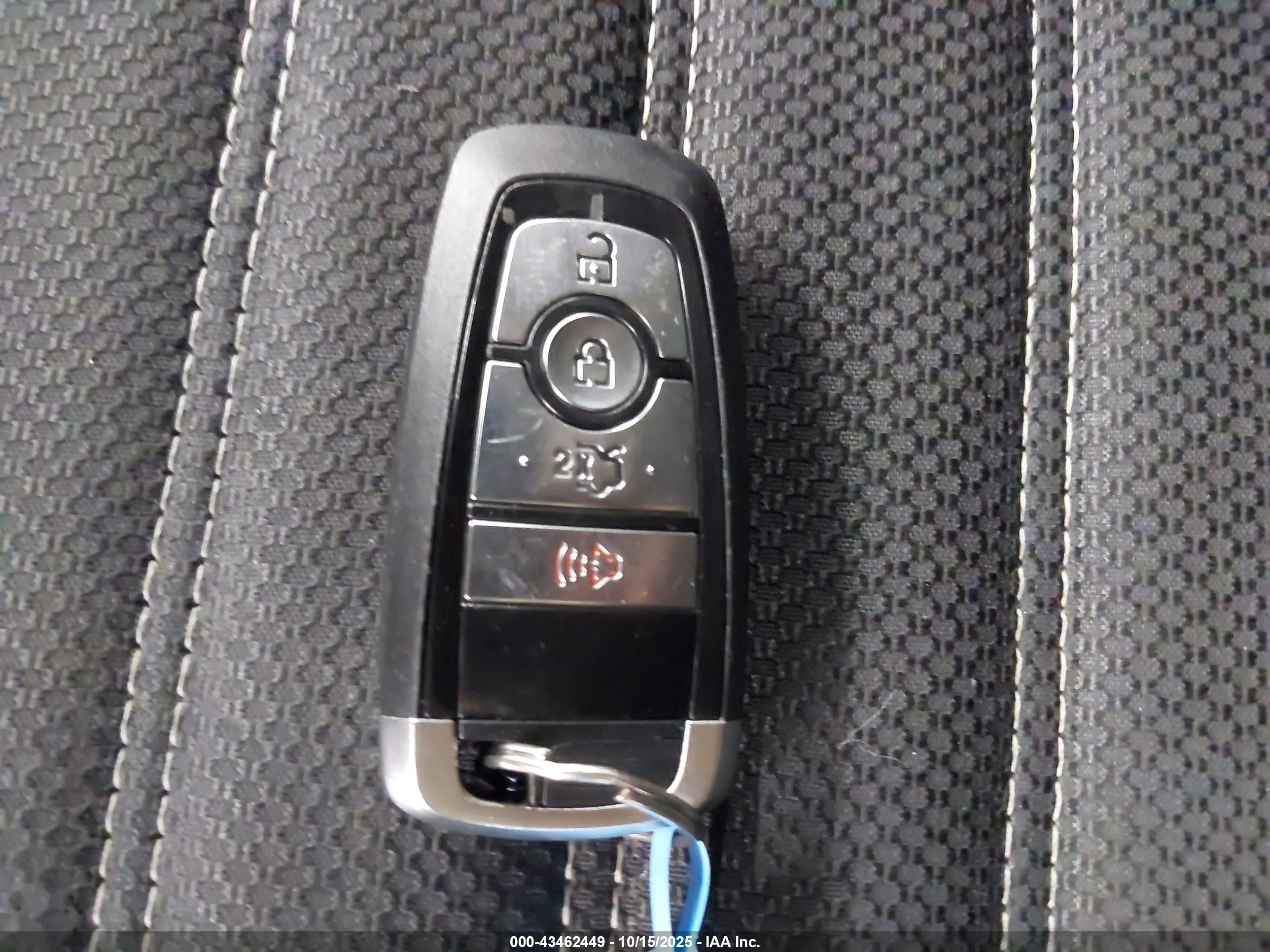 FORD FUSION image 11