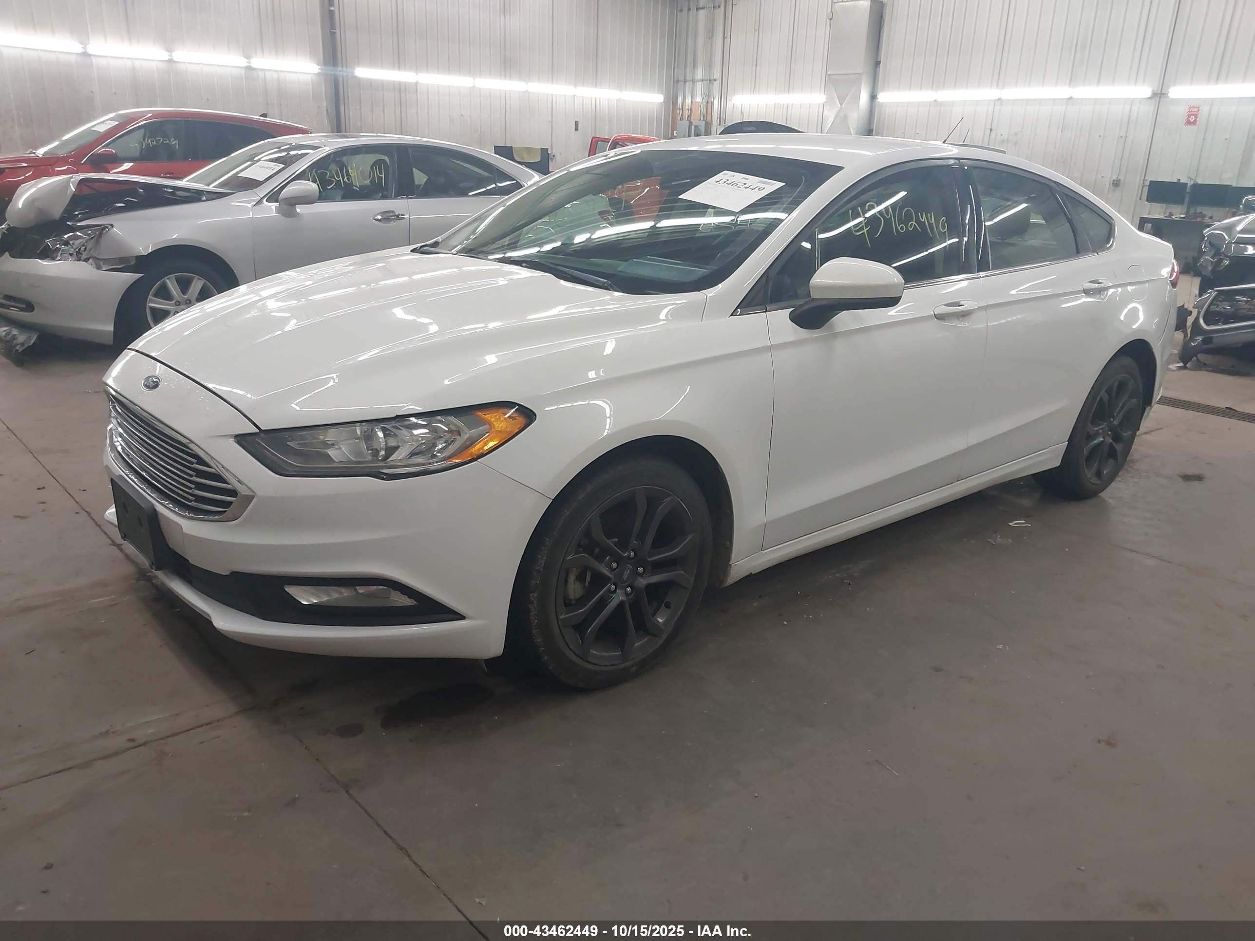 FORD FUSION image 2