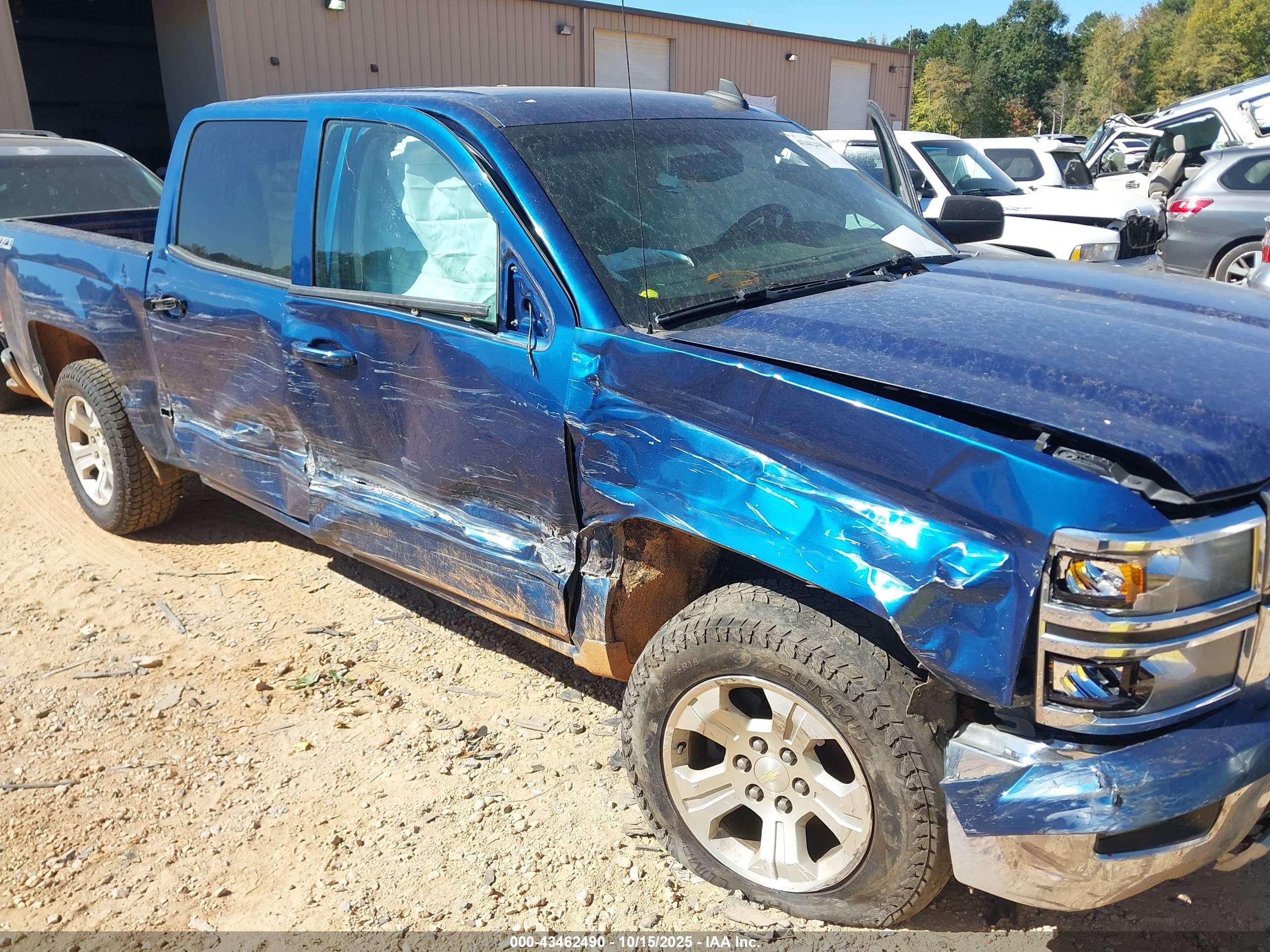 CHEVROLET SILVERADO image 6