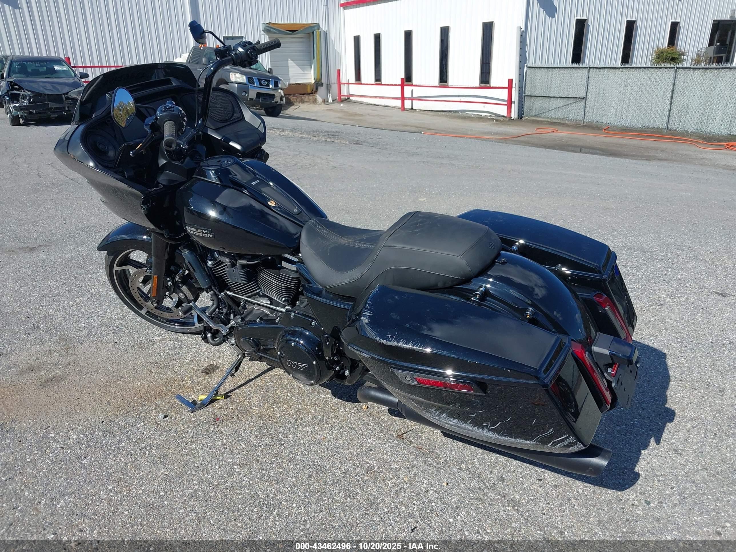 HARLEY-DAVIDSON FLTRX image 3