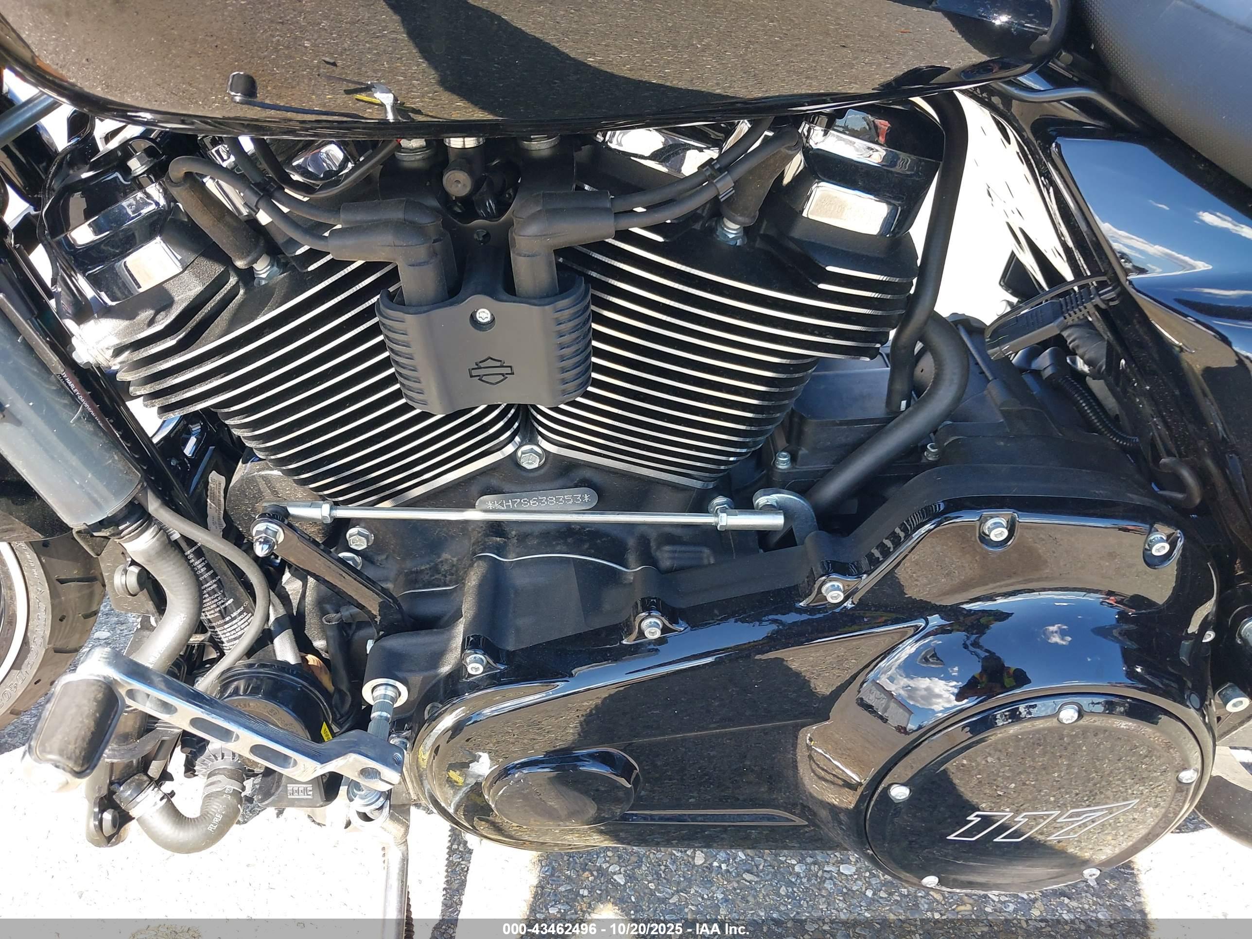 HARLEY-DAVIDSON FLTRX image 9