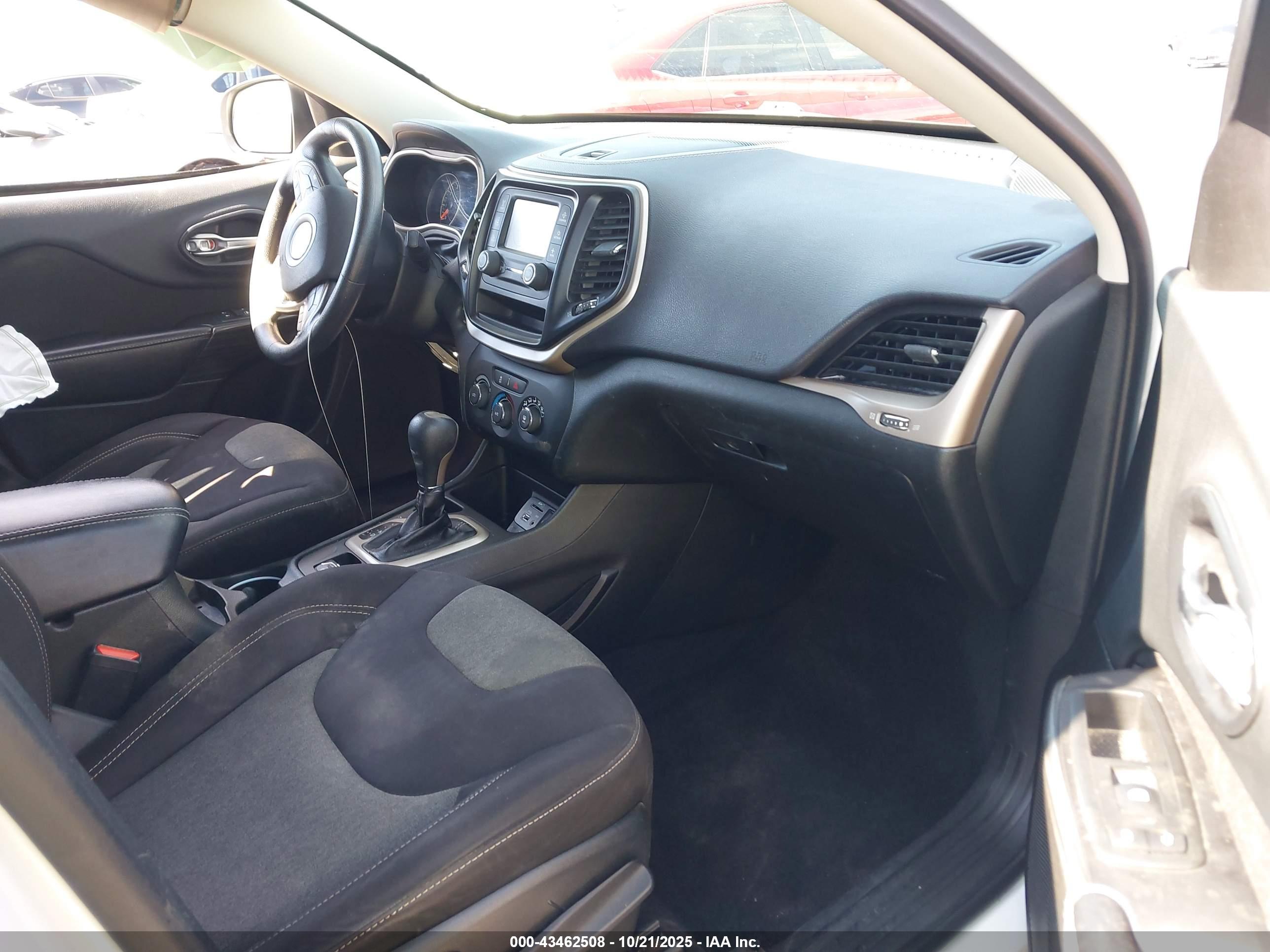 JEEP CHEROKEE image 5