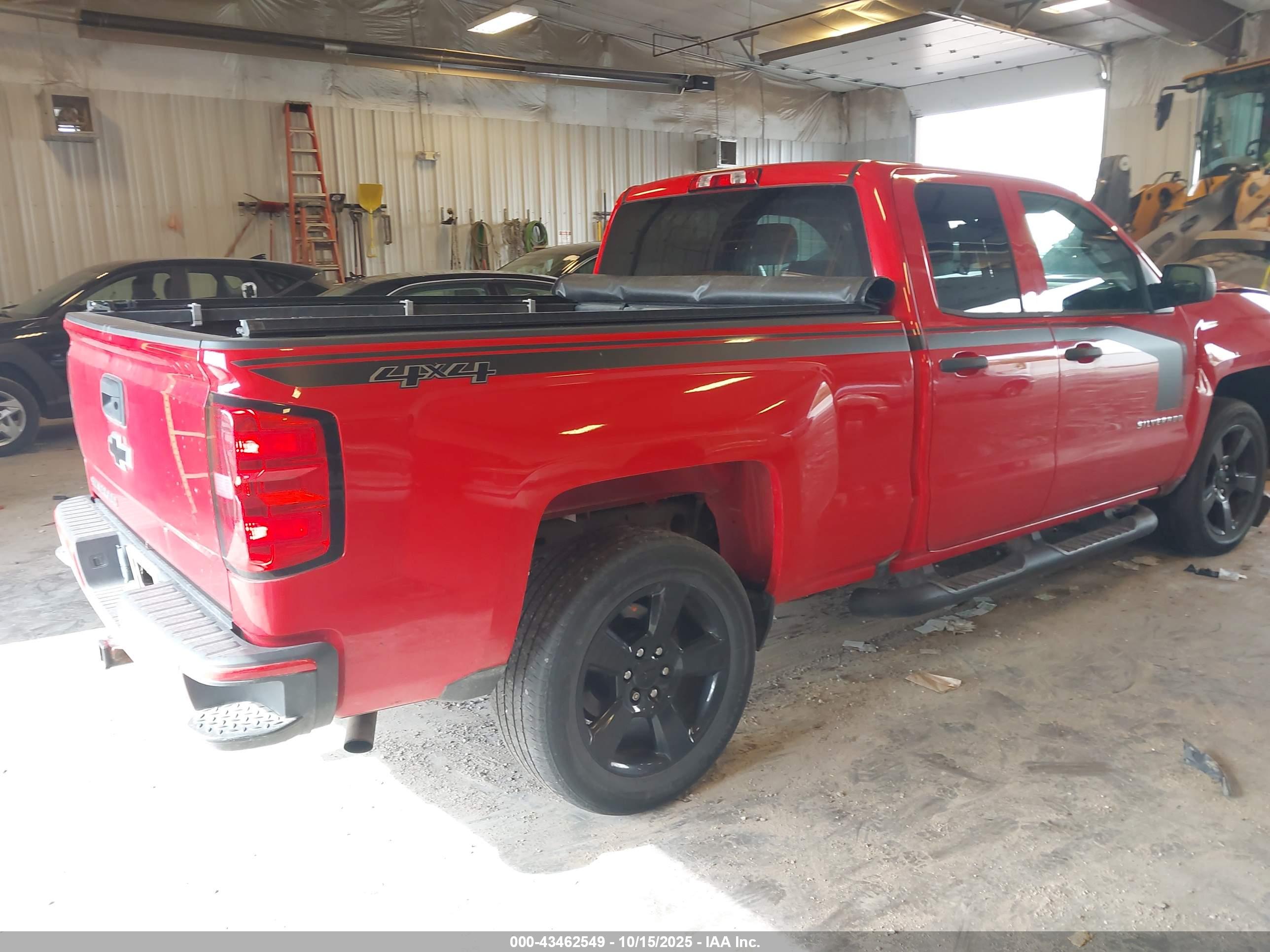 CHEVROLET SILVERADO image 4